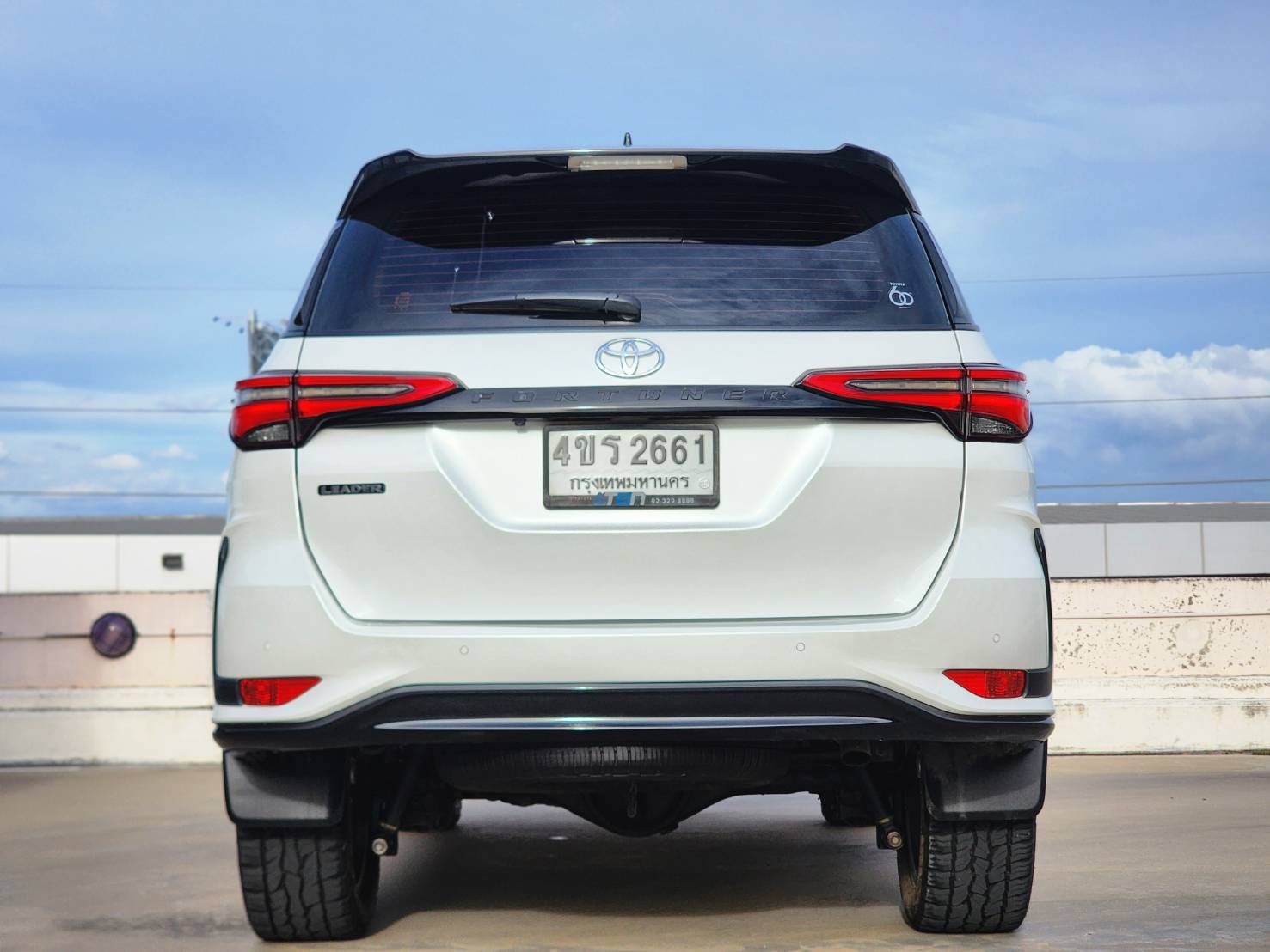 Toyota Fortuner 2.4 Leader G ปี 2022 จดทะเบียนปี 2023 - Image 6