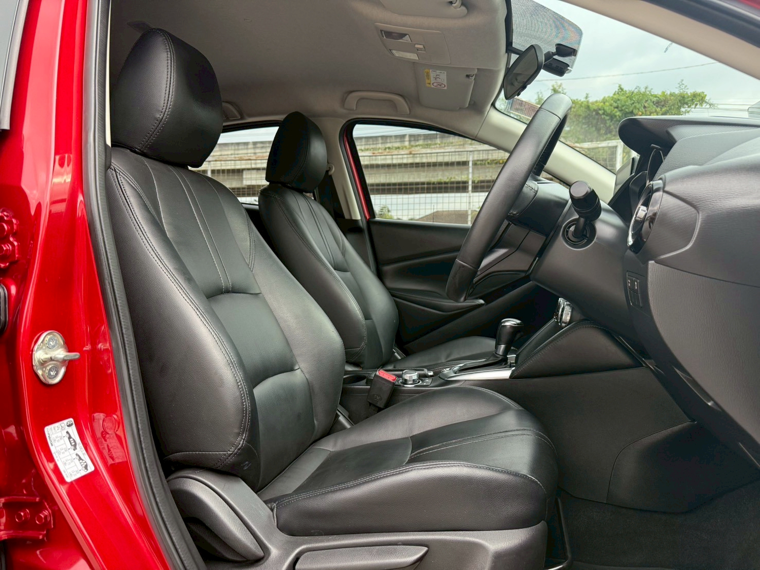 Mazda 2 1.3Hatchback High Connect ปี 2018 - Image 7