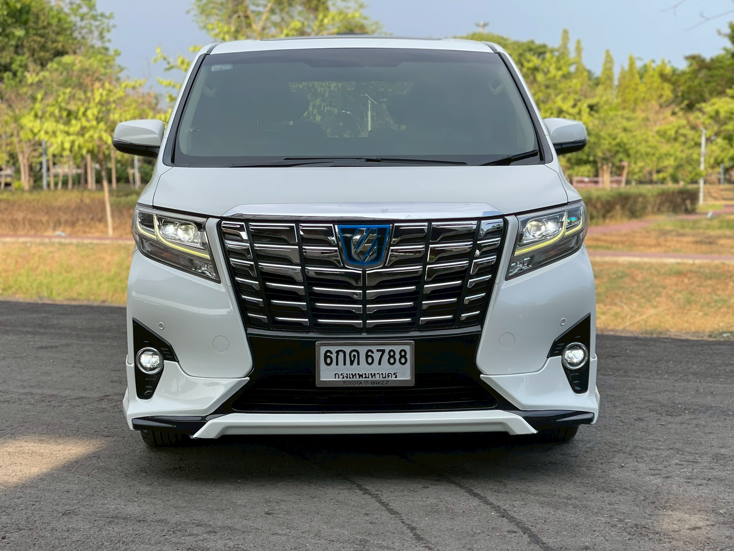 Toyota Alphard 2.5 Hybrid E-Four SRC TOP ปี 2016 จด 2017 - Image 3