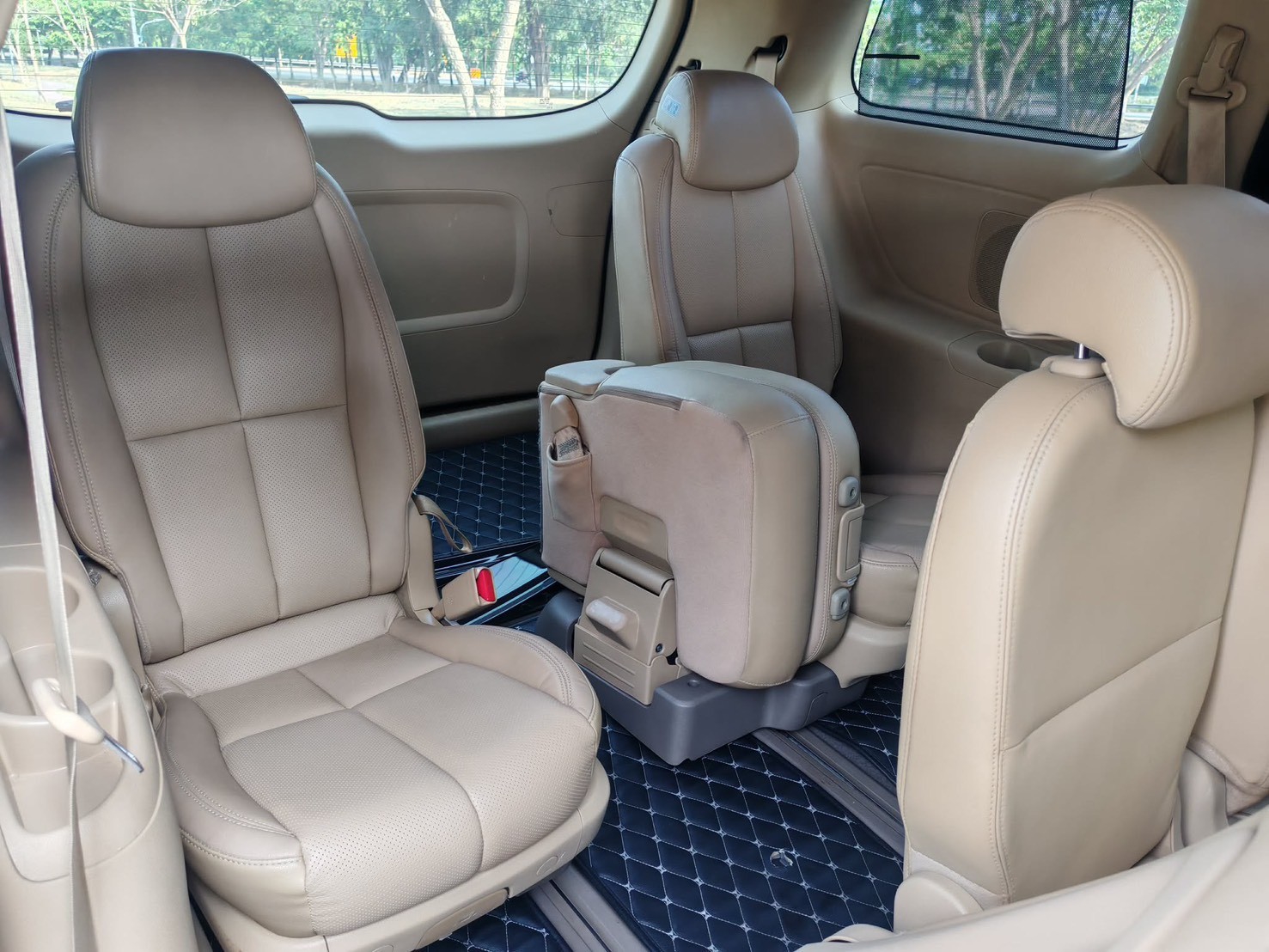 KIA GRAND CARNIVAL 2.2 EX TOP A/T ปี 2017 - Image 12
