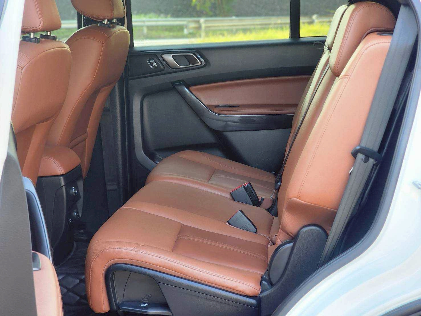 FORD EVEREST 2.0 BI-TURBO 4WD TITANIUM PLUS TOP A/T ปี 2022 - Image 10