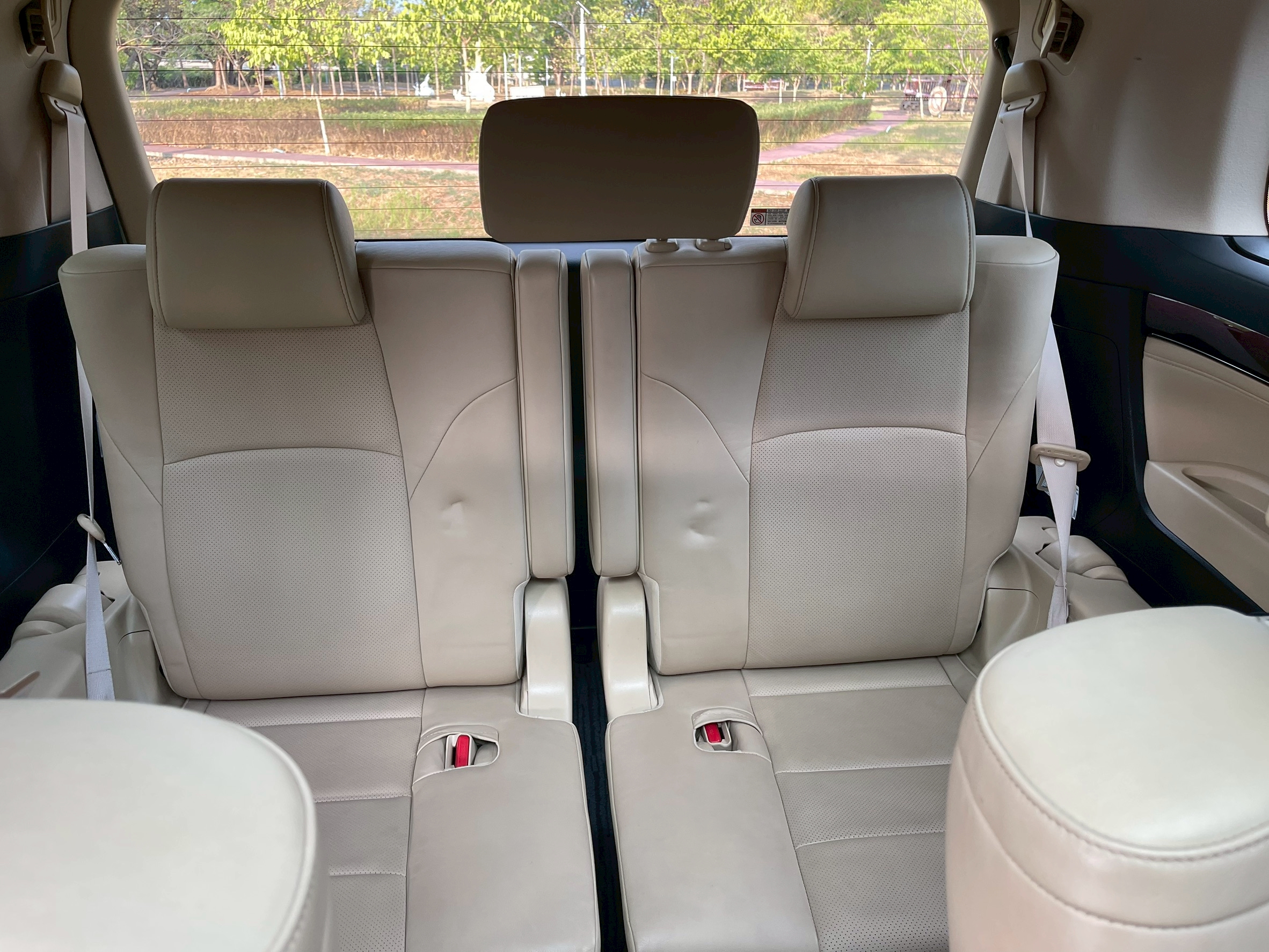 Toyota Alphard 2.5 Hybrid E-Four SRC TOP ปี 2016 จด 2017 - Image 13