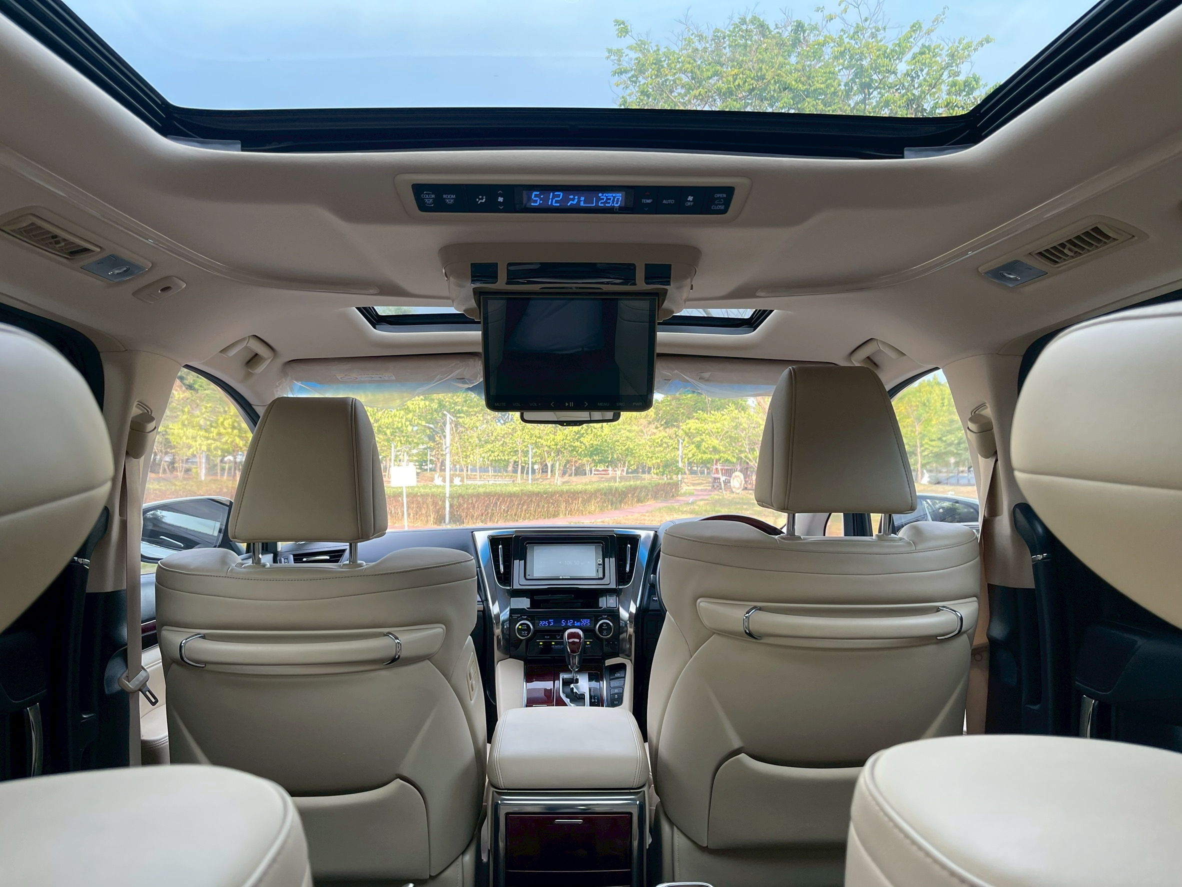 Toyota Alphard 2.5 Hybrid E-Four SRC TOP ปี 2016 จด 2017 - Image 14