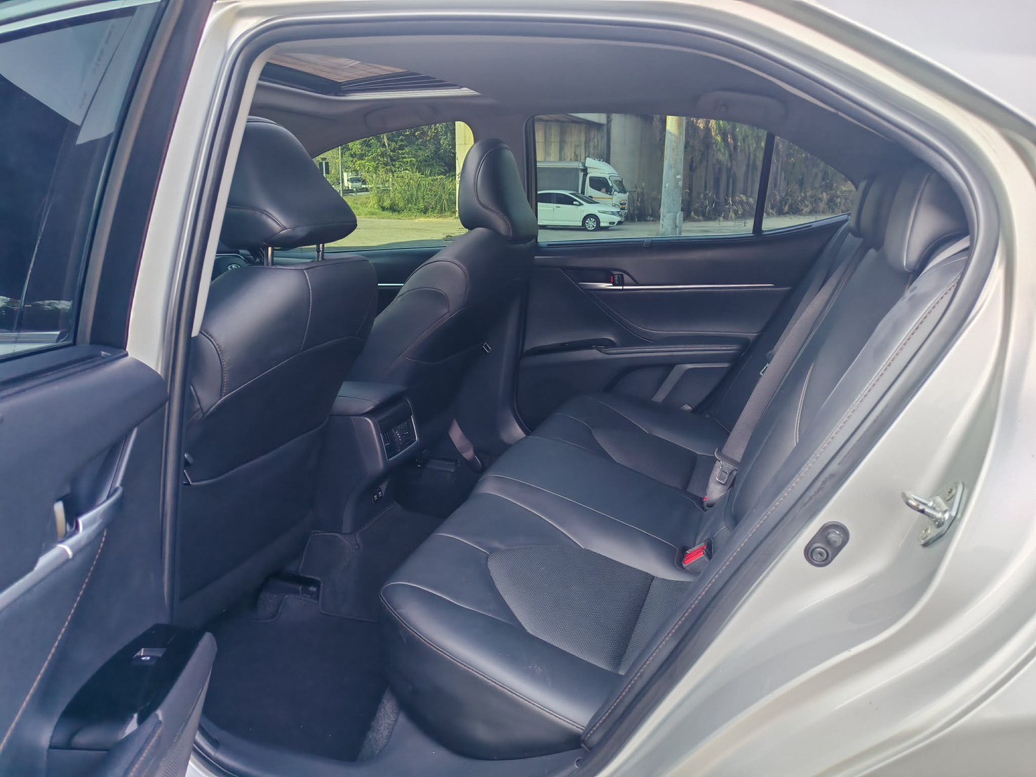 TOYOTA Camry 2.5 G ปี 2018 จด 2019 - Image 11
