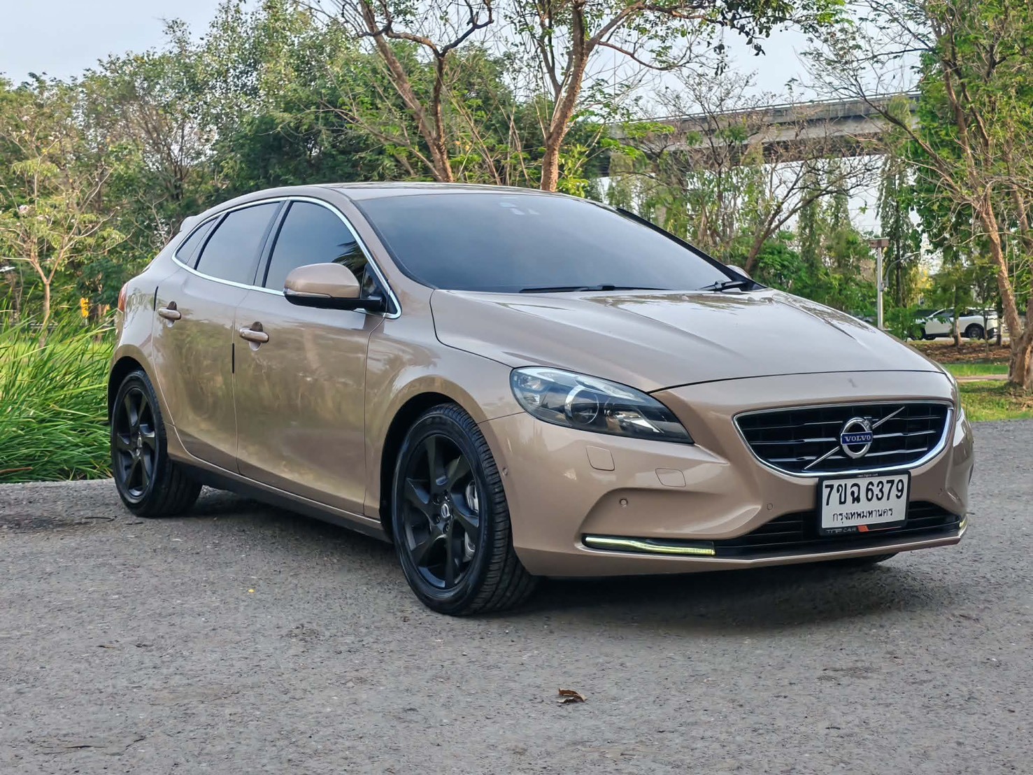 Volvo V40 T5 (Facelift) ปี 2013 จด 2014 - Image 2