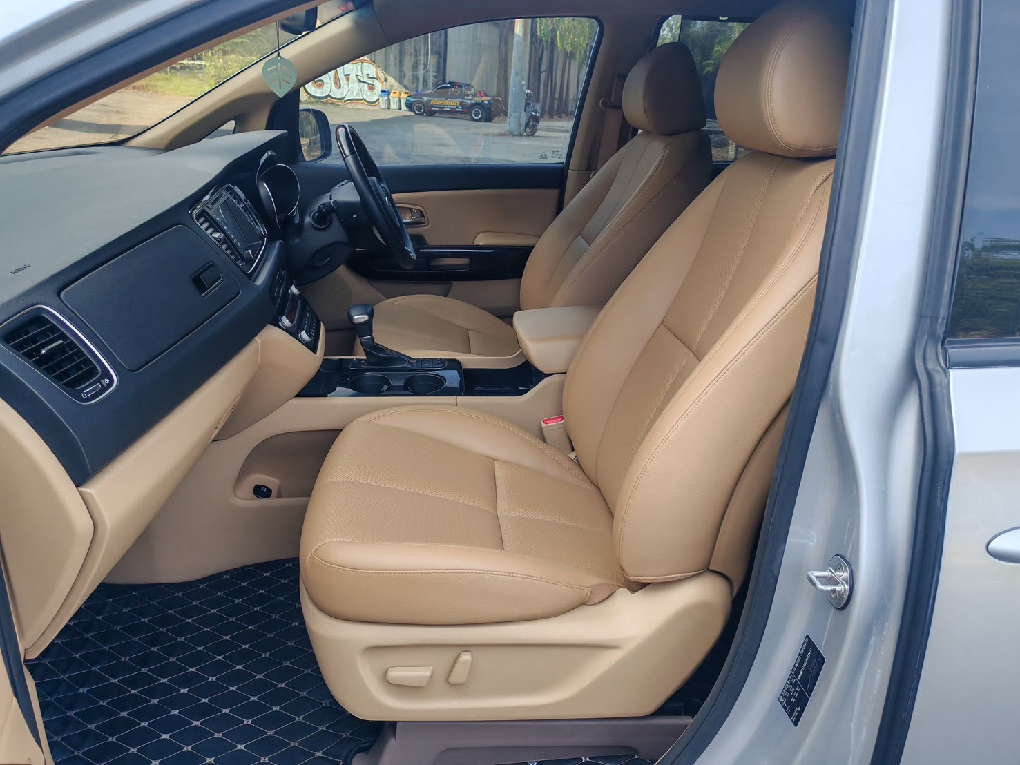 KIA GRAND CARNIVAL 2.2 EX TOP A/T ปี 2017 - Image 10
