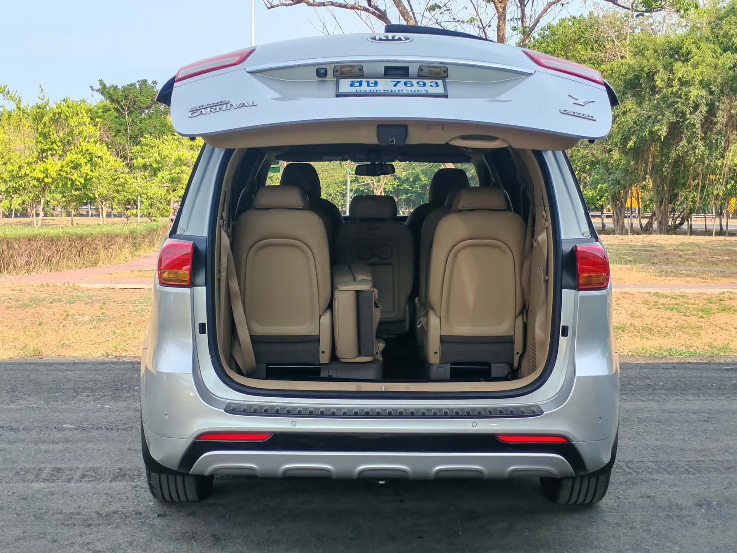 KIA GRAND CARNIVAL 2.2 EX TOP A/T ปี 2017 - Image 18