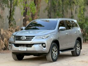 TOYOTA Fortuner 2.4V 4WD AT TOP ปี 2017