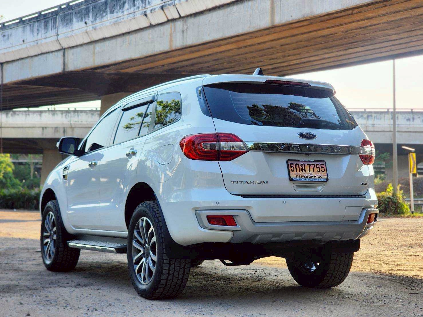 FORD EVEREST 2.0 BI-TURBO 4WD TITANIUM PLUS TOP A/T ปี 2022 - Image 5