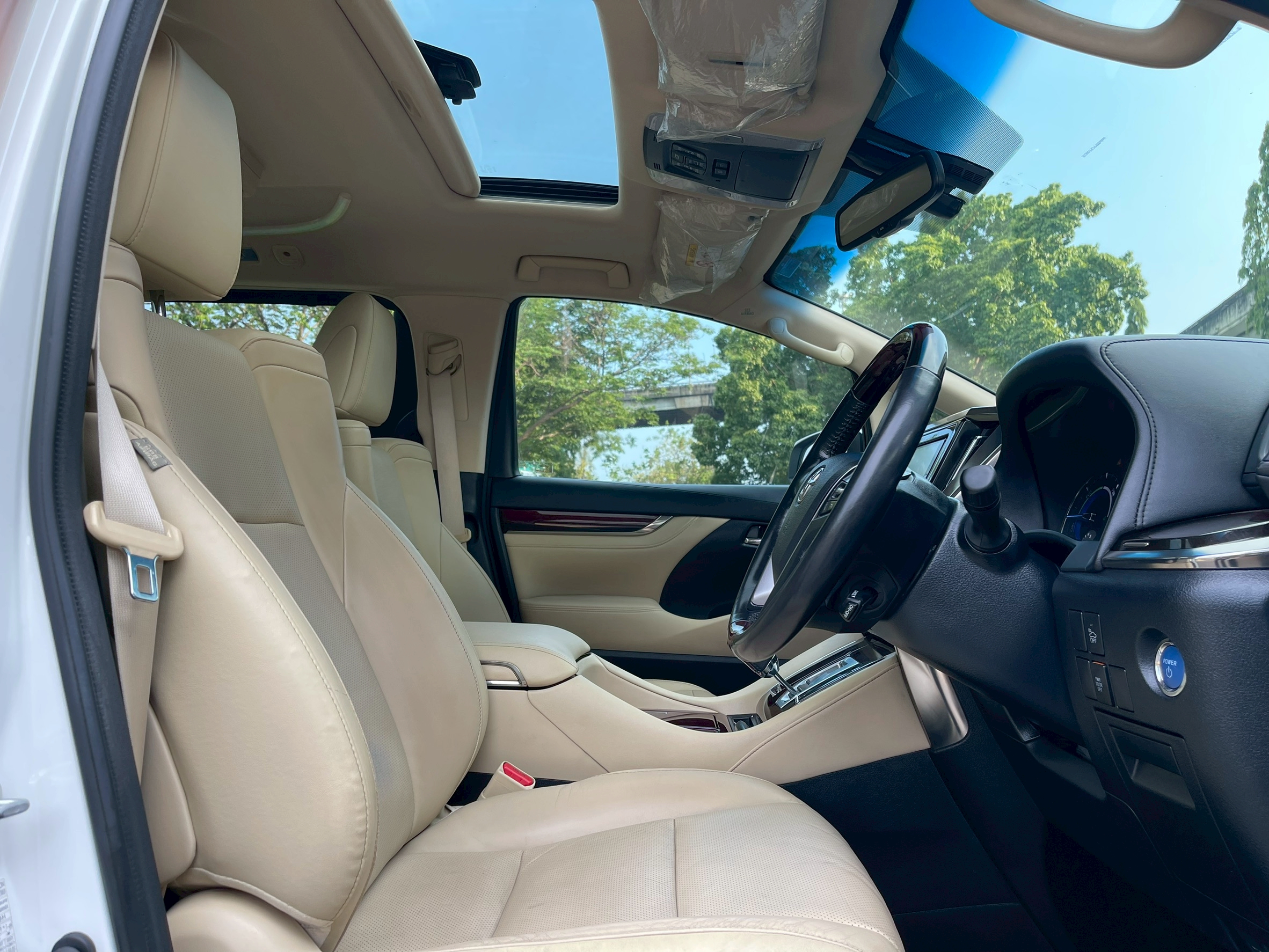 Toyota Alphard 2.5 Hybrid E-Four SRC TOP ปี 2016 จด 2017 - Image 8