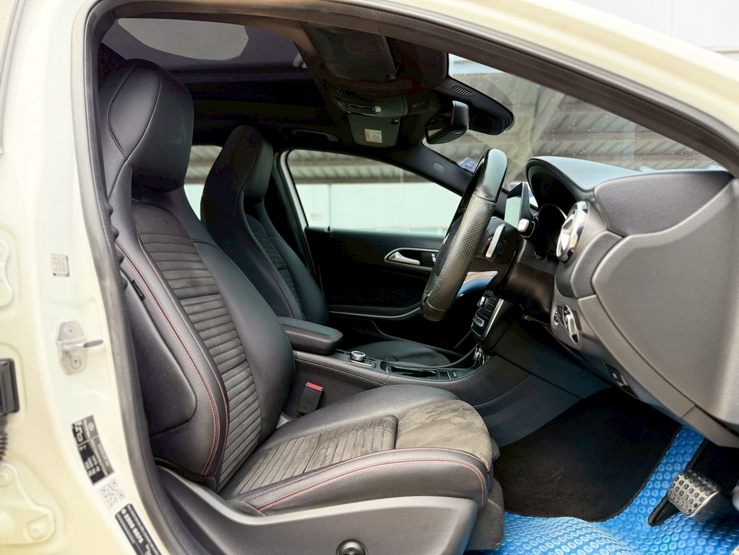 MERCEDES BENZ GLA250 AMG SUNROOF FACELIFT TOP ปี 2018 จด 2019 - Image 8