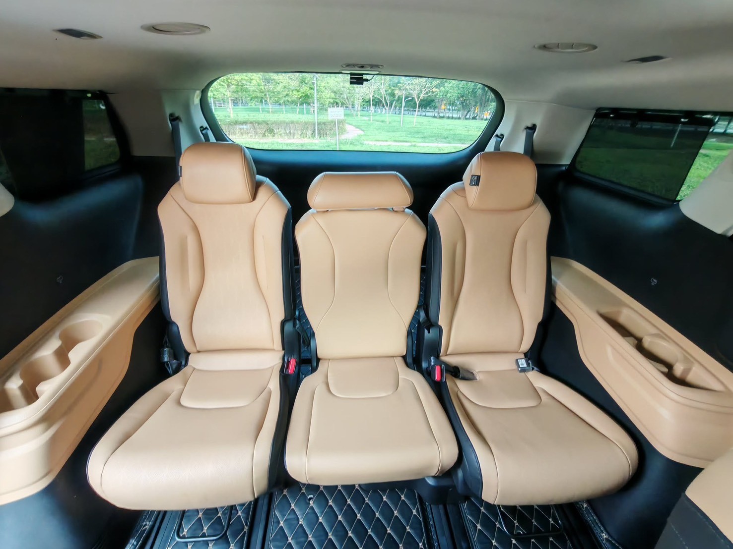 KIA GRAND CARNIVAL 2.2 SXL TOP ปี 2022 - Image 12