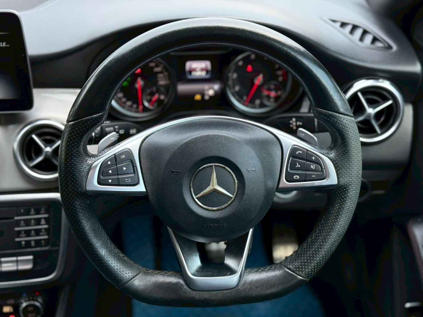 MERCEDES BENZ GLA250 AMG SUNROOF FACELIFT TOP ปี 2018 จด 2019 - Image 13