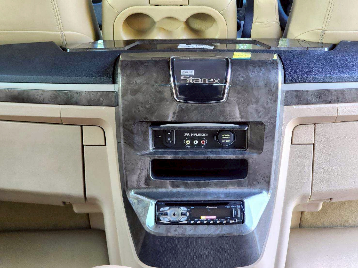 HYUNDAI GRAND STAREX 2.5 PREMIUM ปี 2013 จด 2014 - Image 11