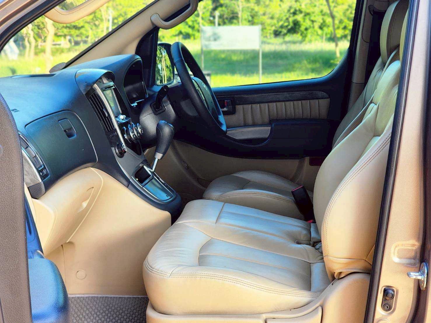 HYUNDAI GRAND STAREX 2.5 PREMIUM ปี 2013 จด 2014 - Image 14