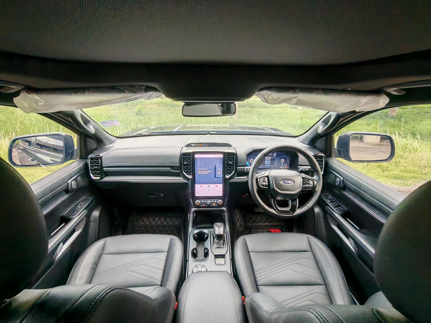 Ford Everest Next Gen 2.0 Bi-Turbo Titanium Plus 10AT 4WD ปี2022 - Image 13