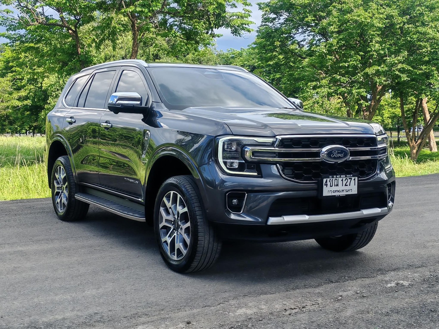Ford Everest Next Gen 2.0 Bi-Turbo Titanium Plus 10AT 4WD ปี2022 - Image 4