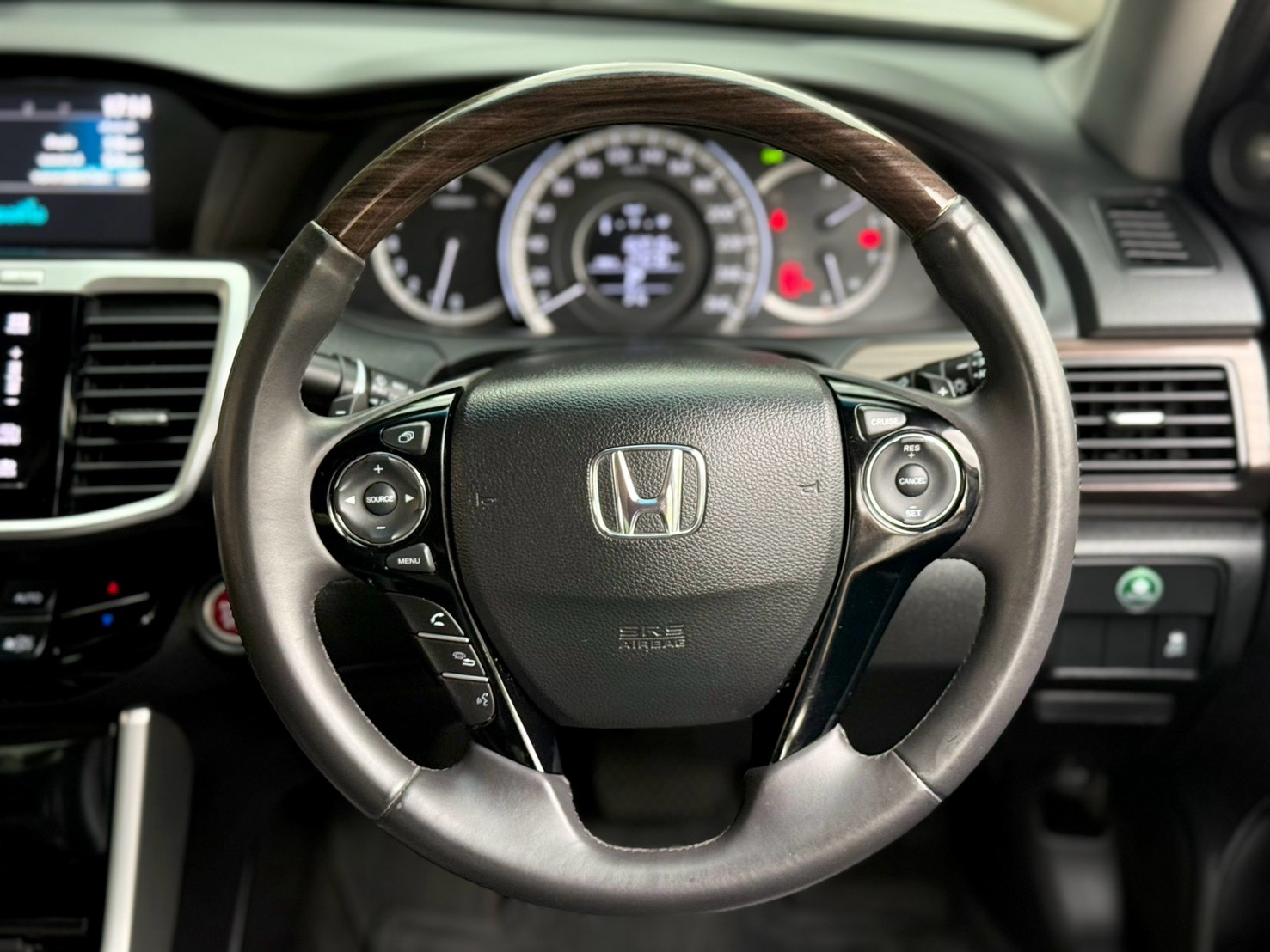HONDA ACCORD 2.4 EL MNC ปี 2016 - Image 14