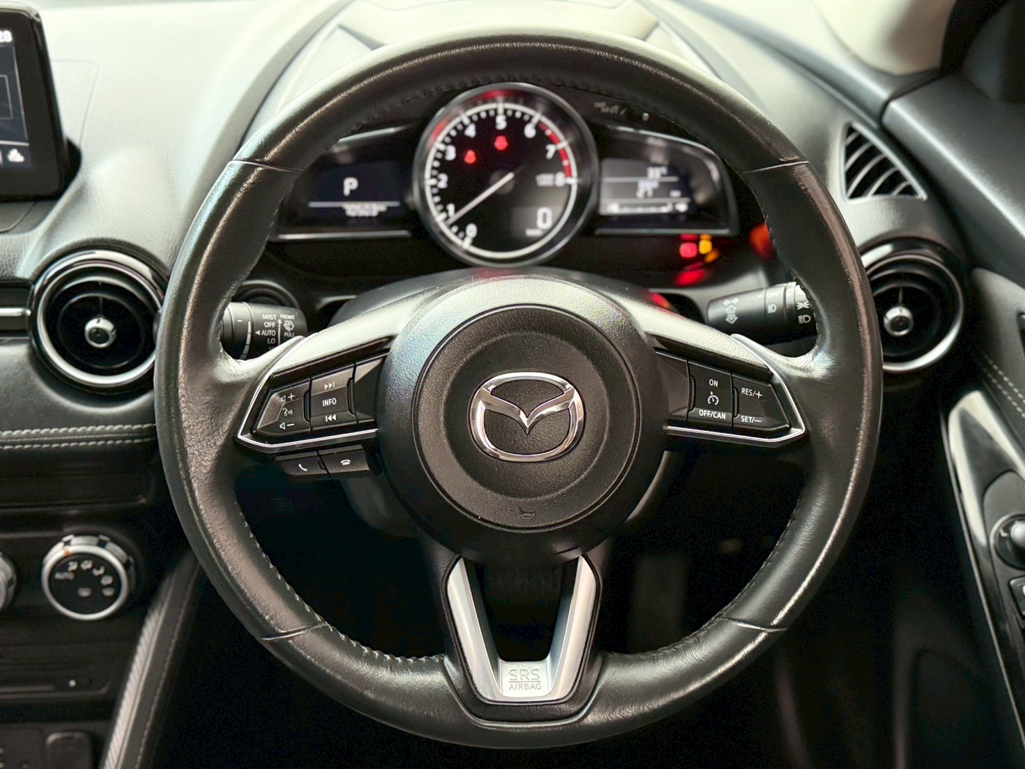 Mazda 2 1.3 Sedan High Connect ปี 2018 จดทะเบียน 2019 - Image 13