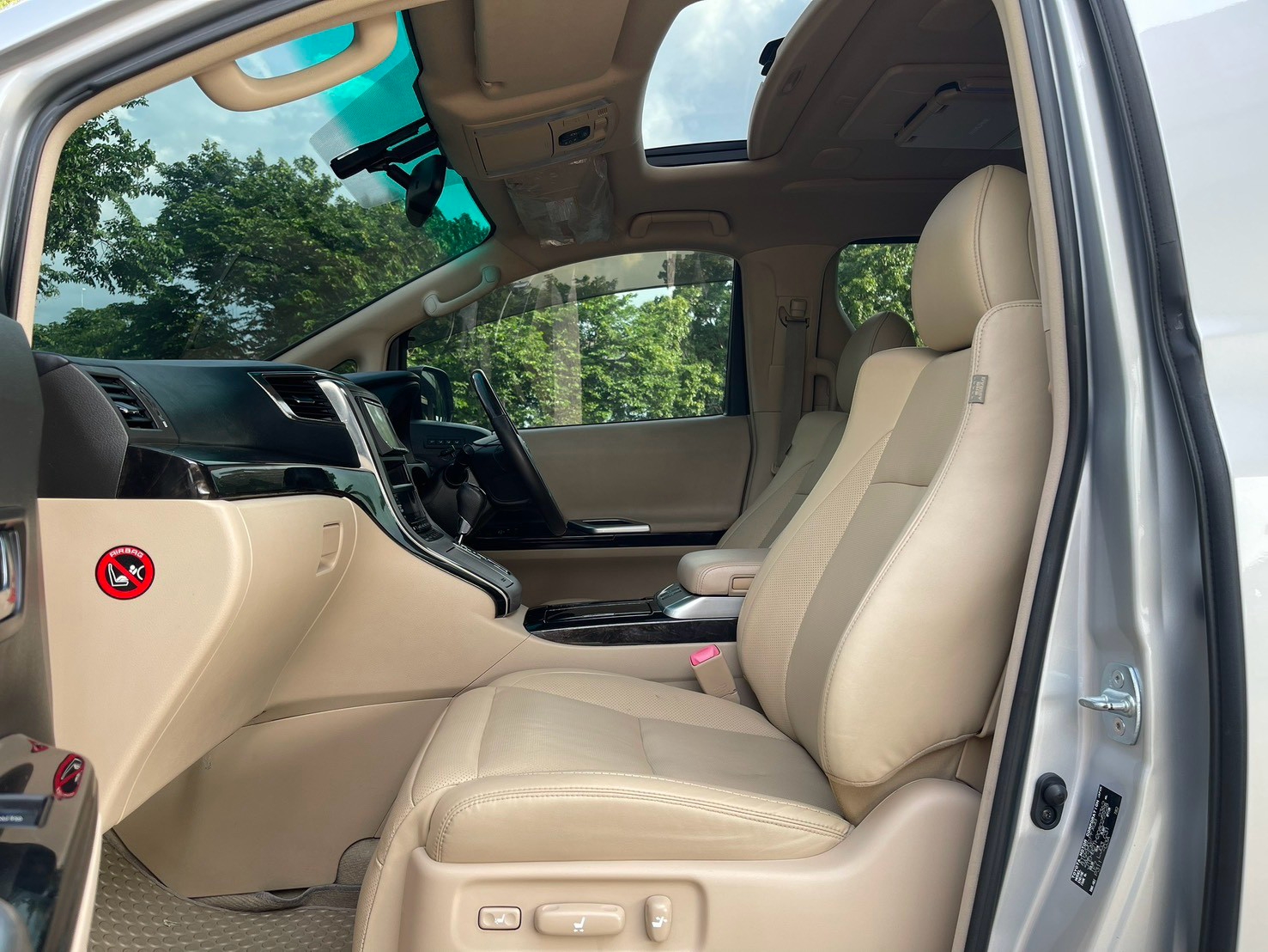 TOYOTA ALPHARD 2.4 Hybrid MNC ปี 2013 - Image 10