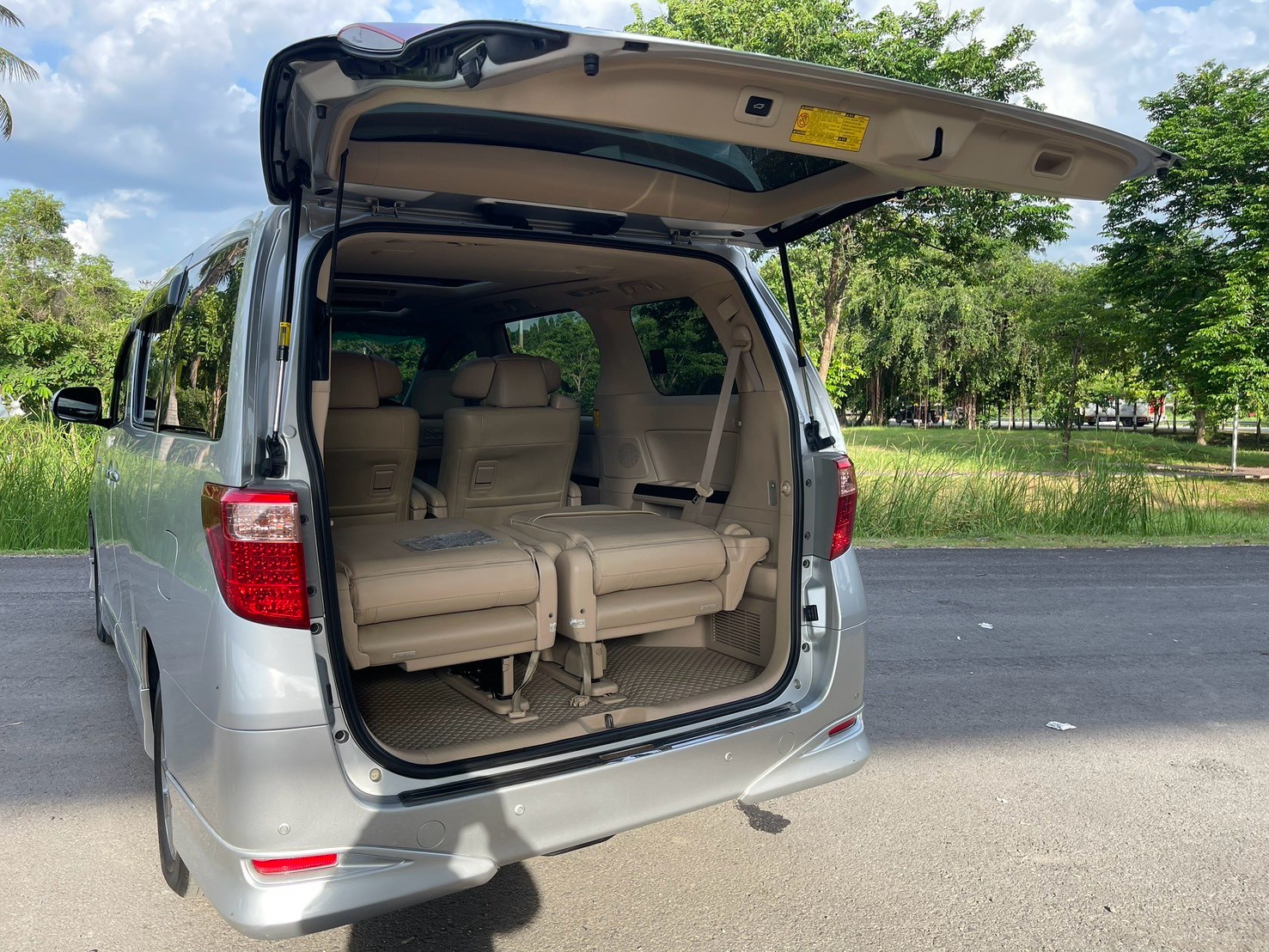 TOYOTA ALPHARD 2.4 Hybrid MNC ปี 2013 - Image 17