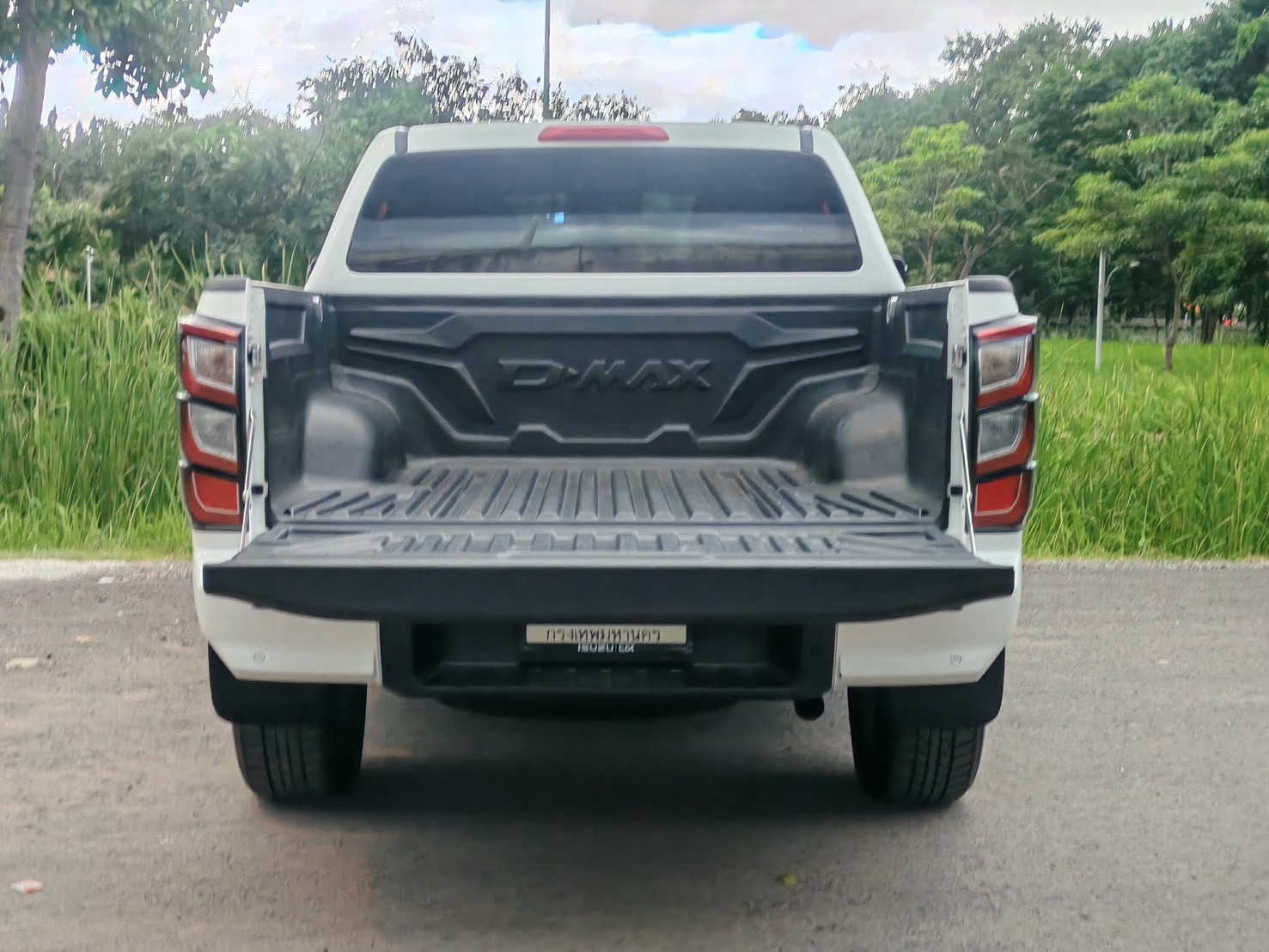 Isuzu Dmax Double Cab 3.0 M Hilander AT ปี 2024 จด 25 - Image 18