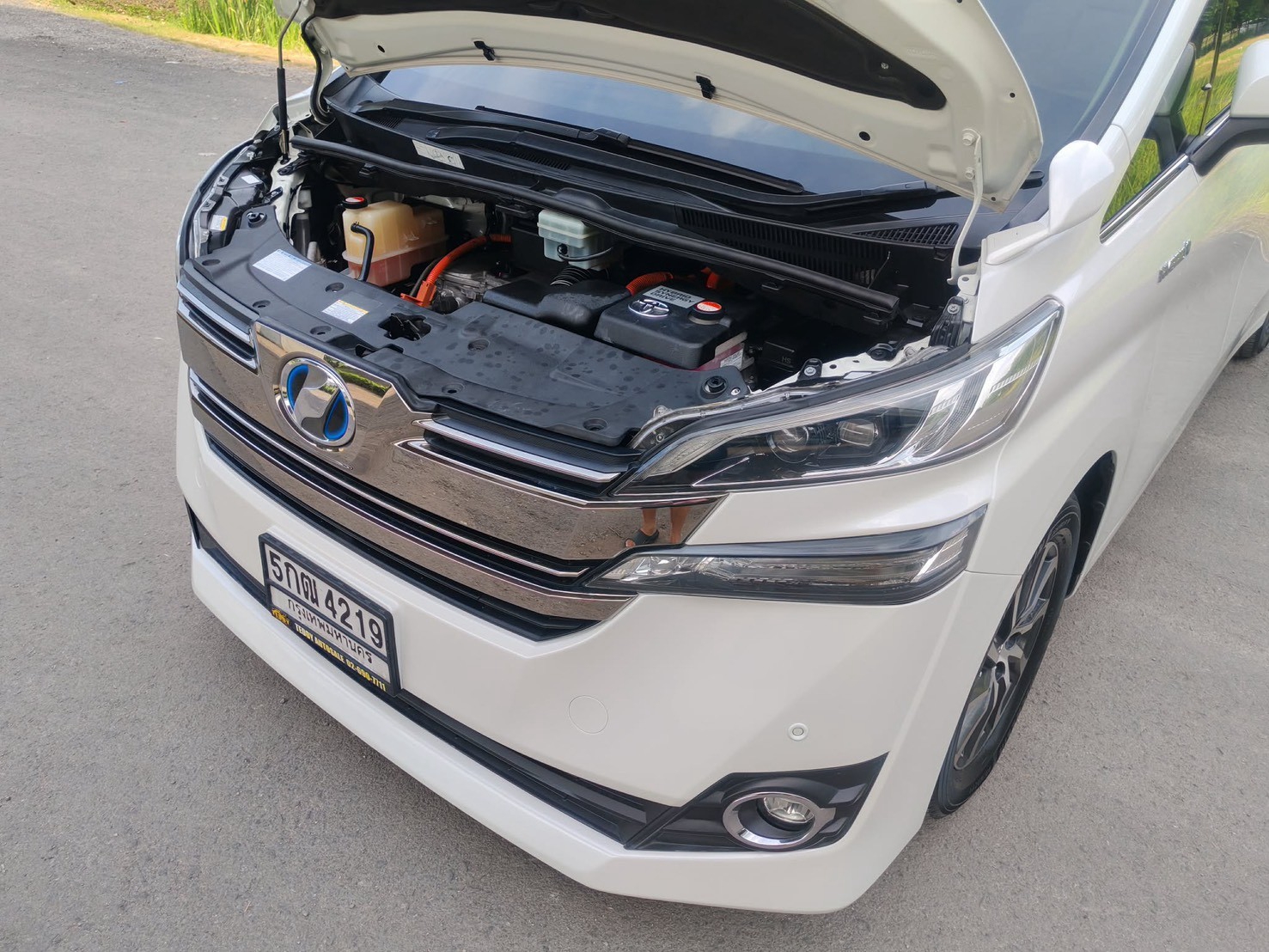 Toyota Vellfire 2.5 HEV E-FOUR ปี 2015 - Image 18