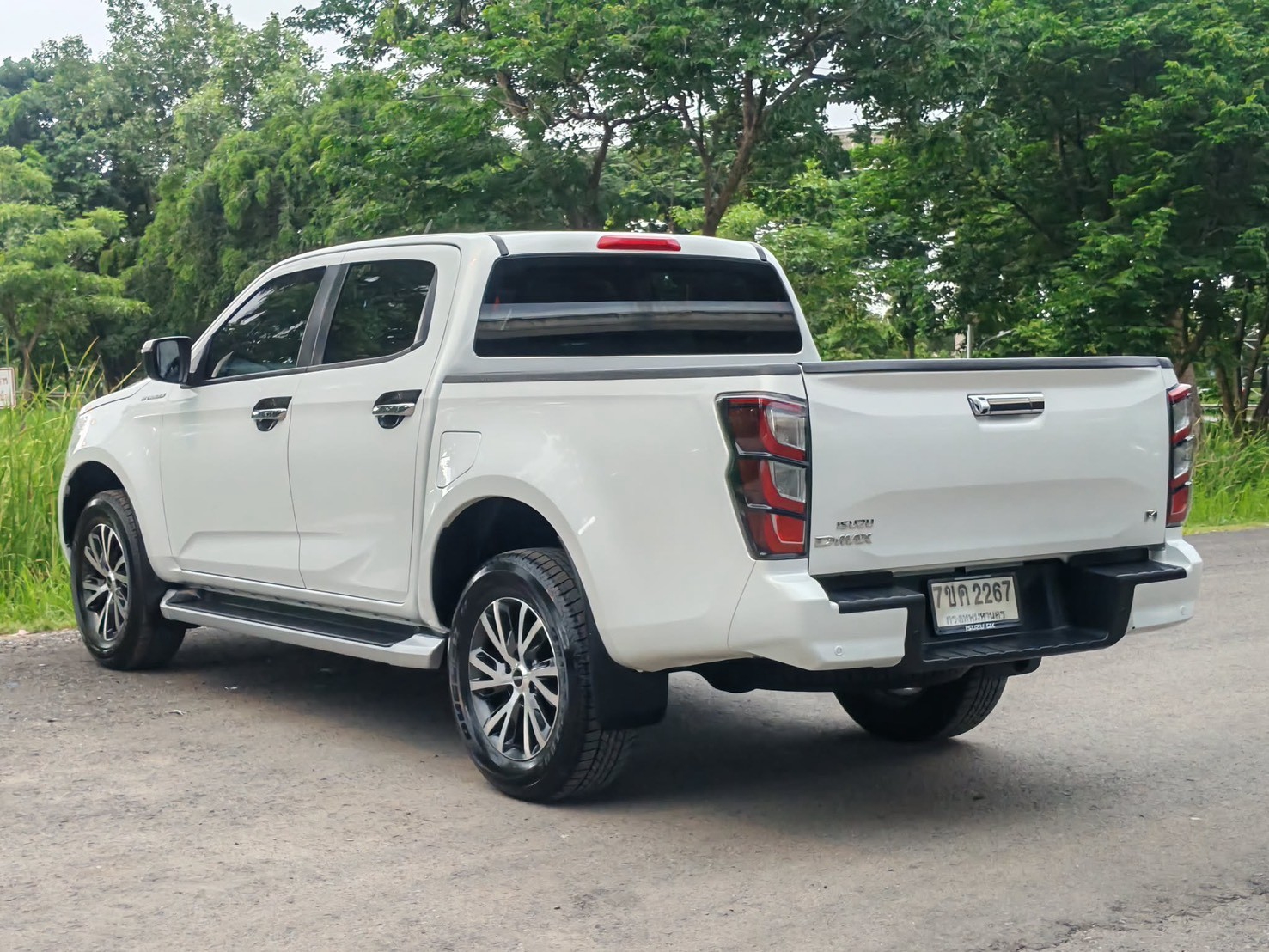 Isuzu Dmax Double Cab 3.0 M Hilander AT ปี 2024 จด 25 - Image 5