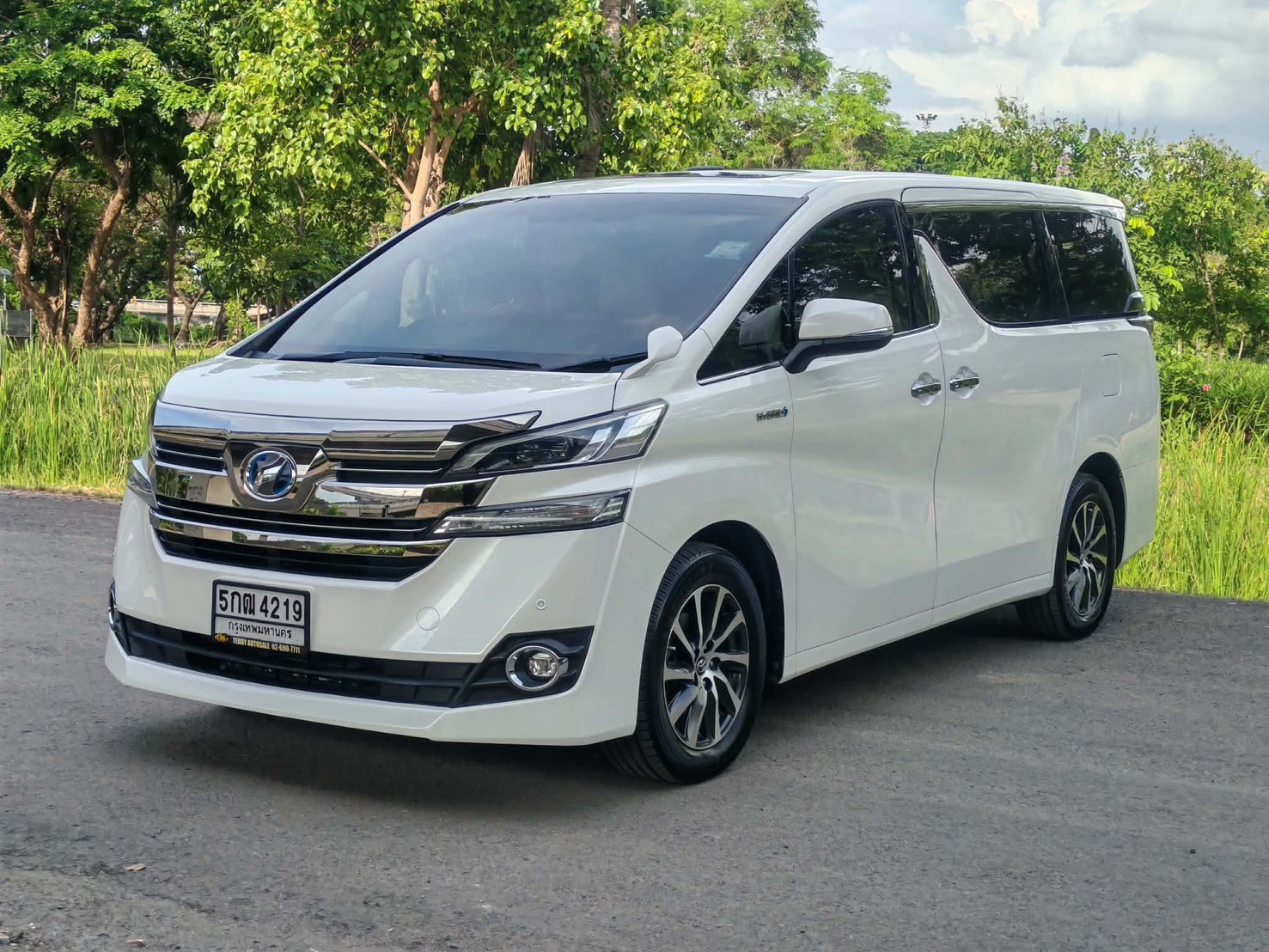 Toyota Vellfire 2.5 HEV E-FOUR ปี 2015