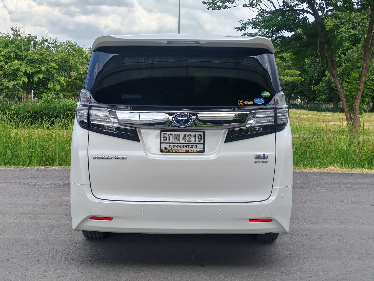 Toyota Vellfire 2.5 HEV E-FOUR ปี 2015 - Image 6