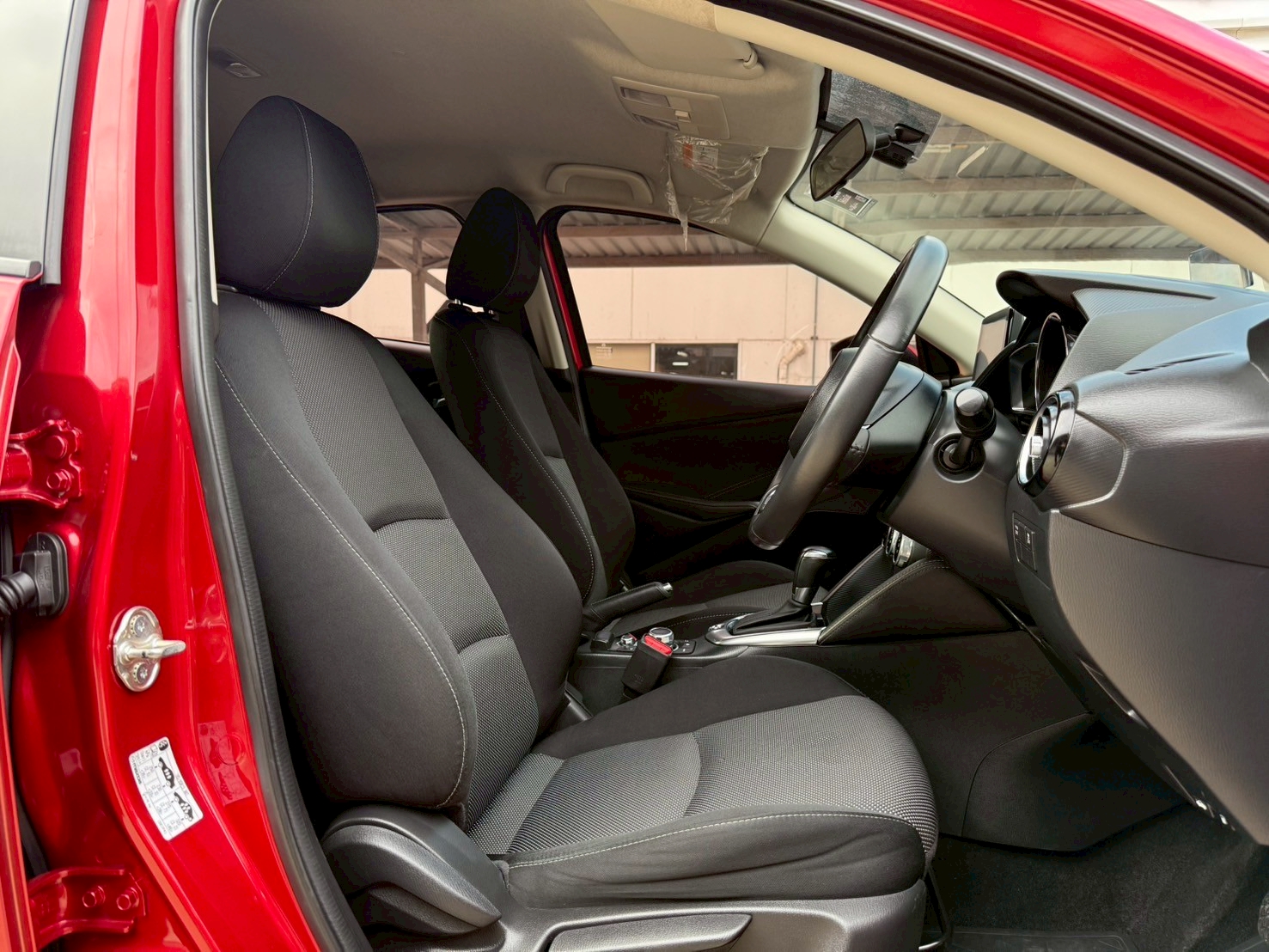 Mazda 2 1.3 Sedan High Connect ปี 2018 จดทะเบียน 2019 - Image 8