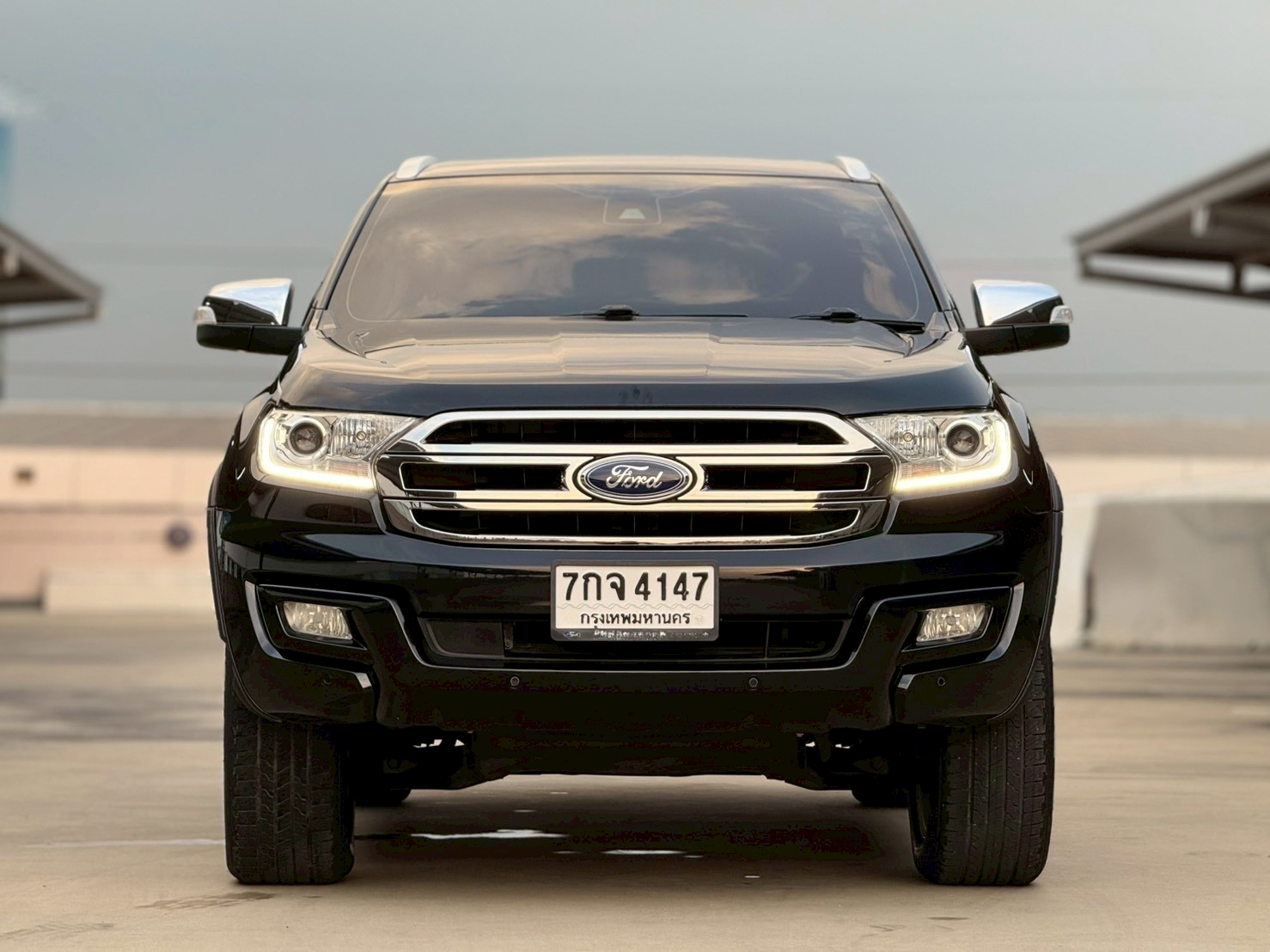 FORD EVEREST 2.2 Titaniam Plus Sunroof ปี 2017 - Image 3