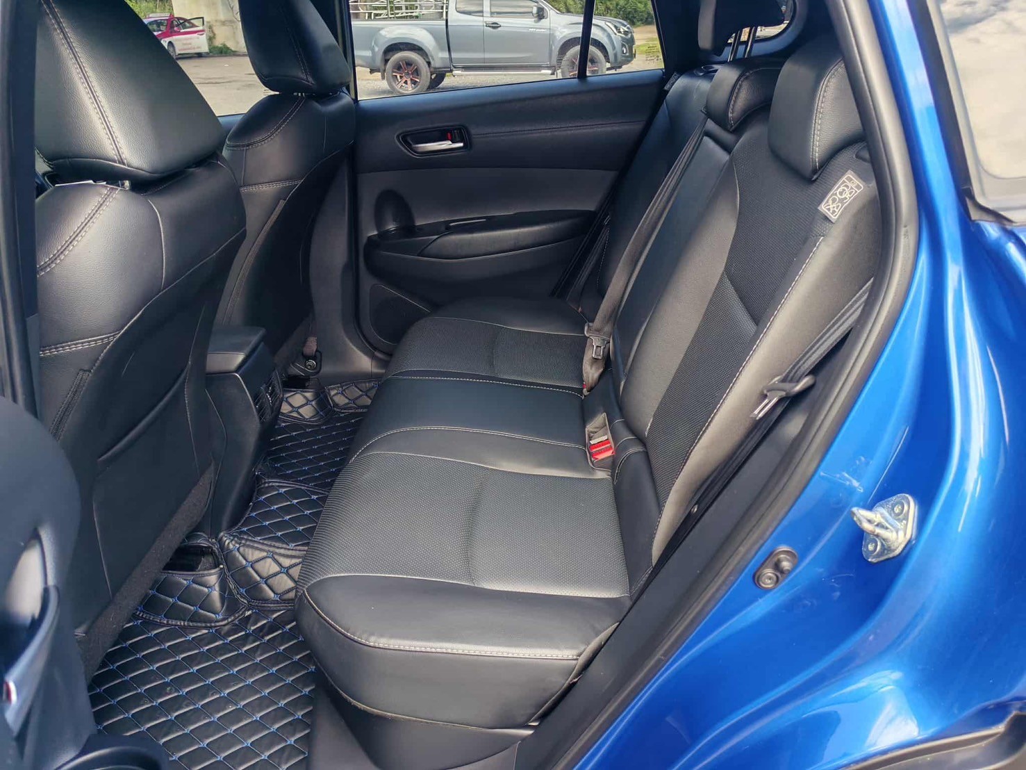 TOYOTA COROLLA CROSS 1.8 HYBRID PREMIUM ปี 2021 - Image 11