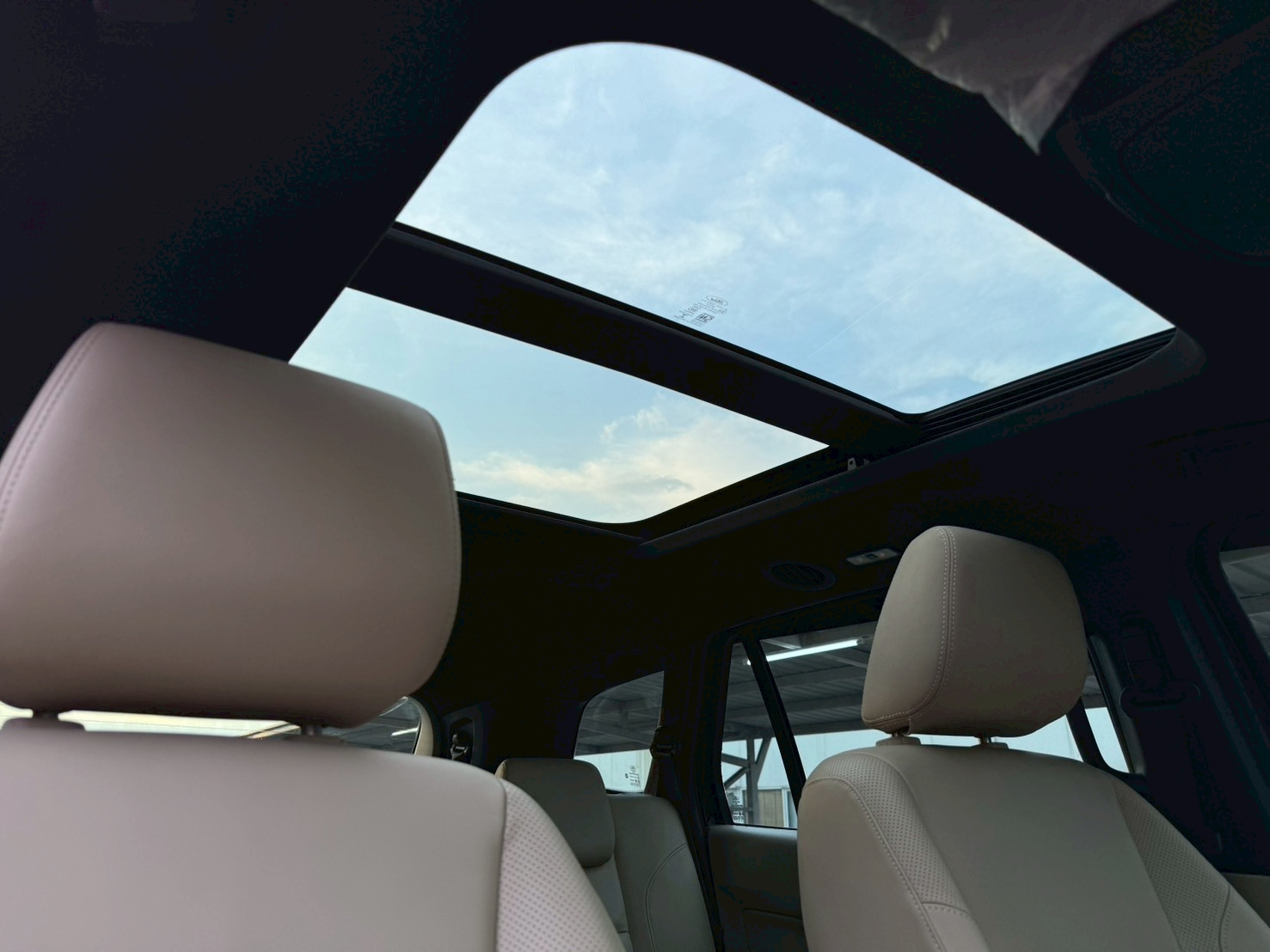 FORD EVEREST 2.2 Titaniam Plus Sunroof ปี 2017 - Image 14