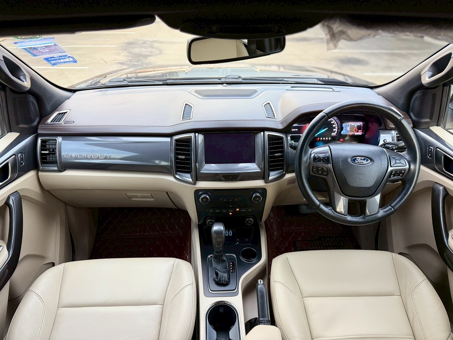 FORD EVEREST 2.2 Titaniam Plus Sunroof ปี 2017 - Image 12