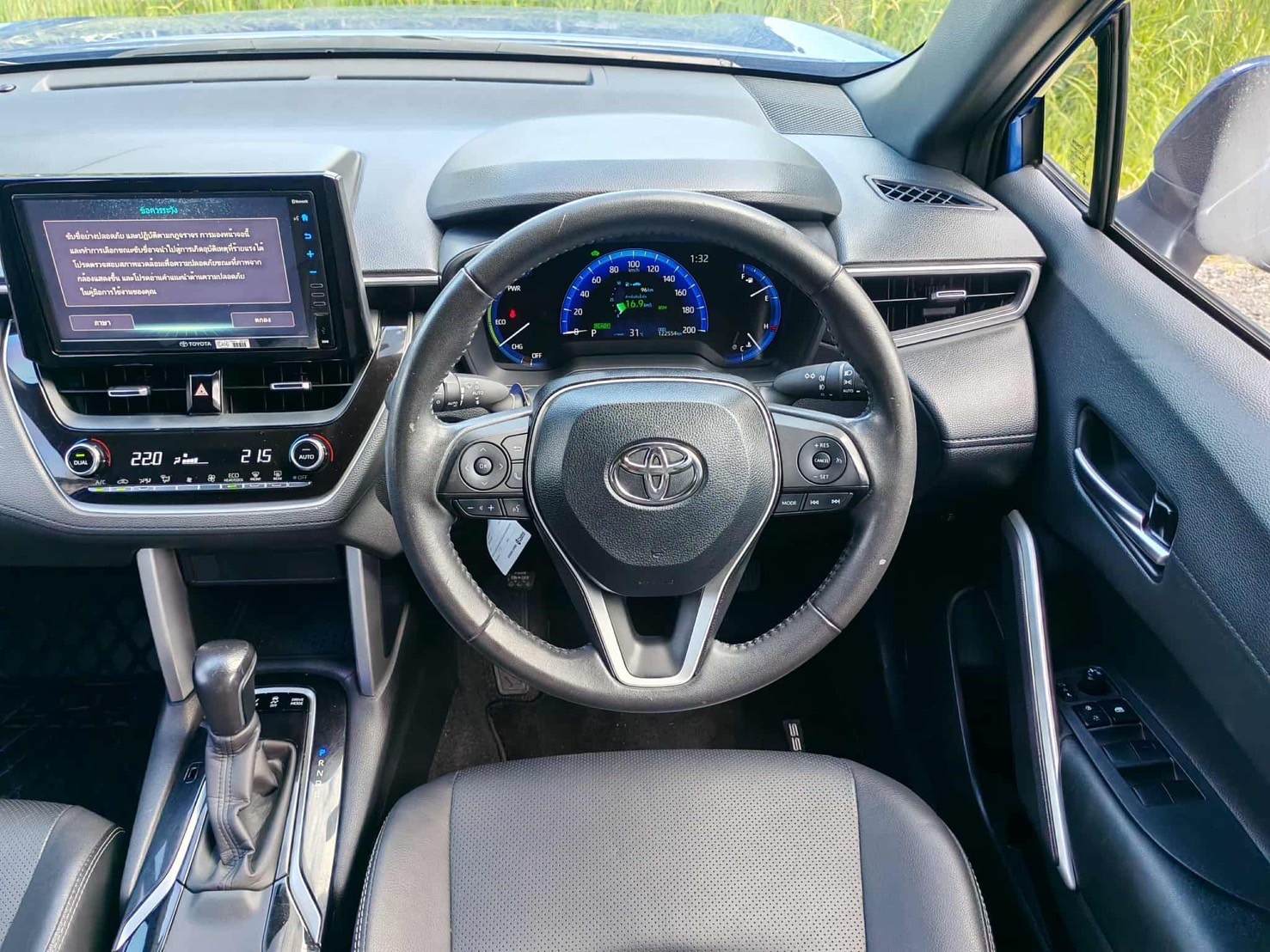 TOYOTA COROLLA CROSS 1.8 HYBRID PREMIUM ปี 2021 - Image 13