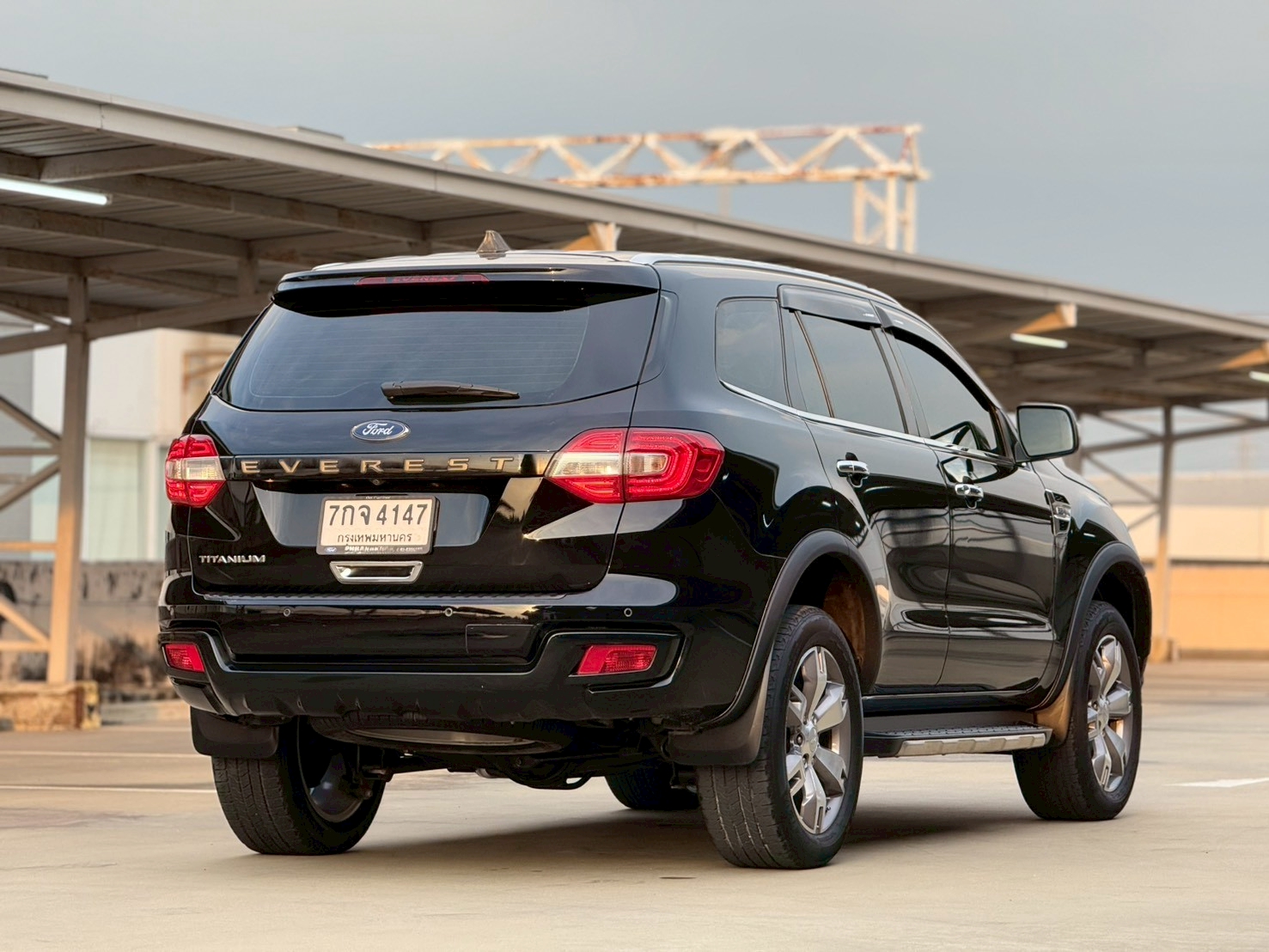 FORD EVEREST 2.2 Titaniam Plus Sunroof ปี 2017 - Image 5