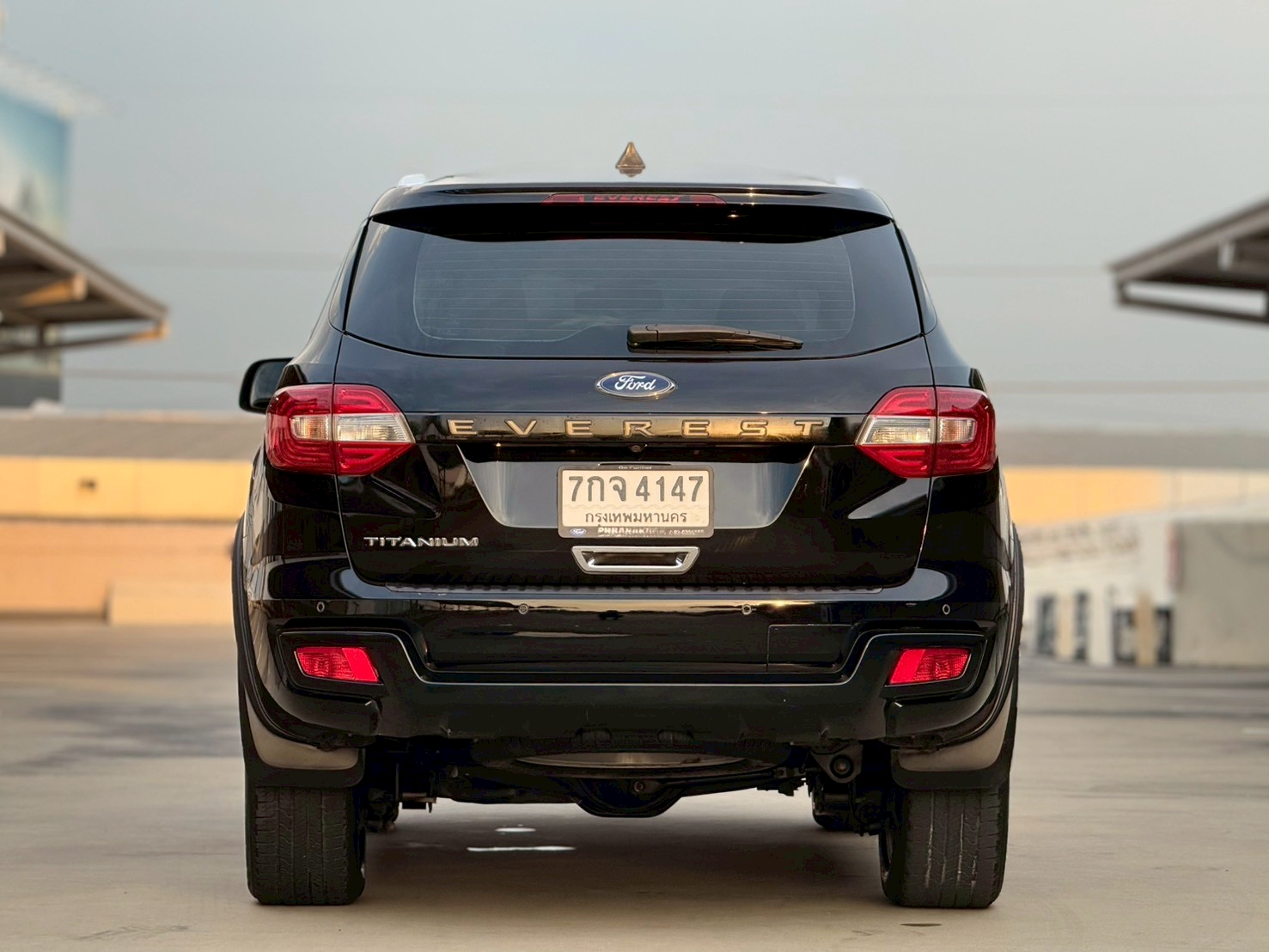 FORD EVEREST 2.2 Titaniam Plus Sunroof ปี 2017 - Image 6