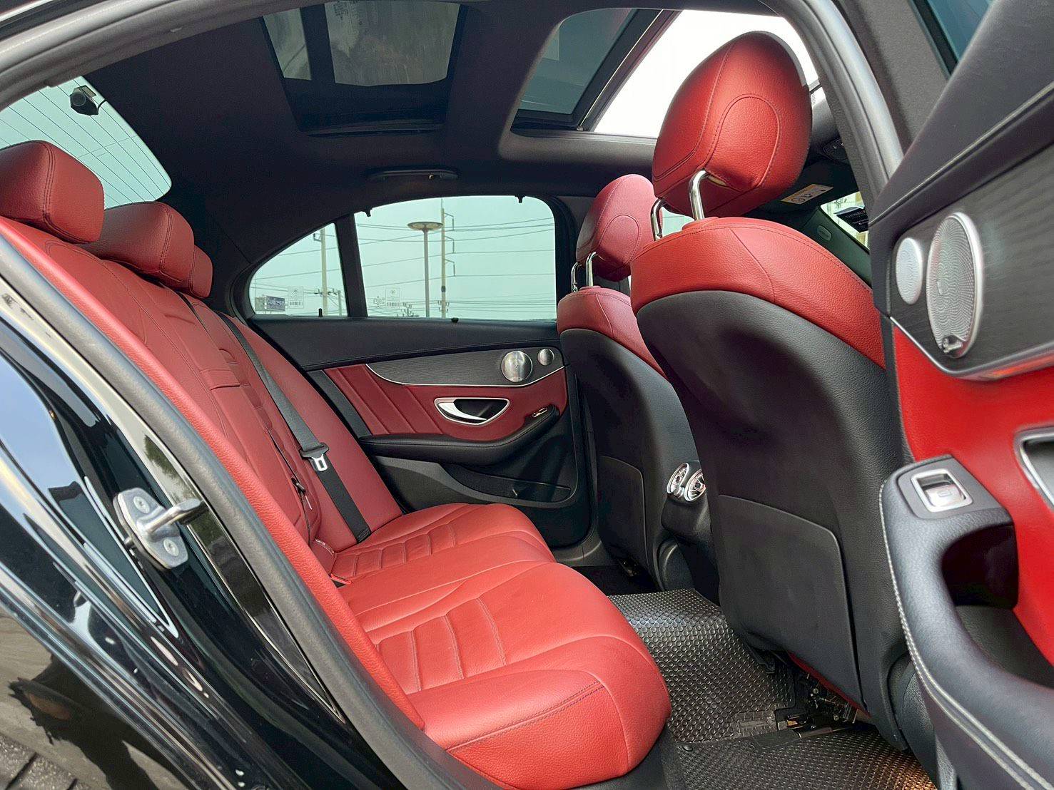 Benz C220d 2.0 AMG Dynamic facelife ปี 2020 - Image 9