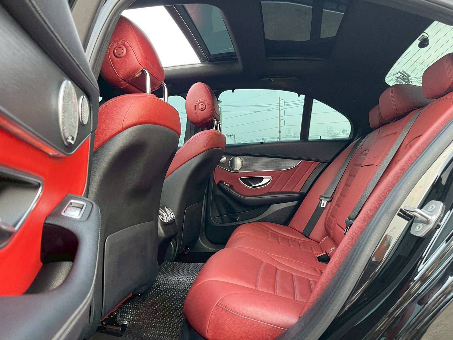 Benz C220d 2.0 AMG Dynamic facelife ปี 2020 - Image 11