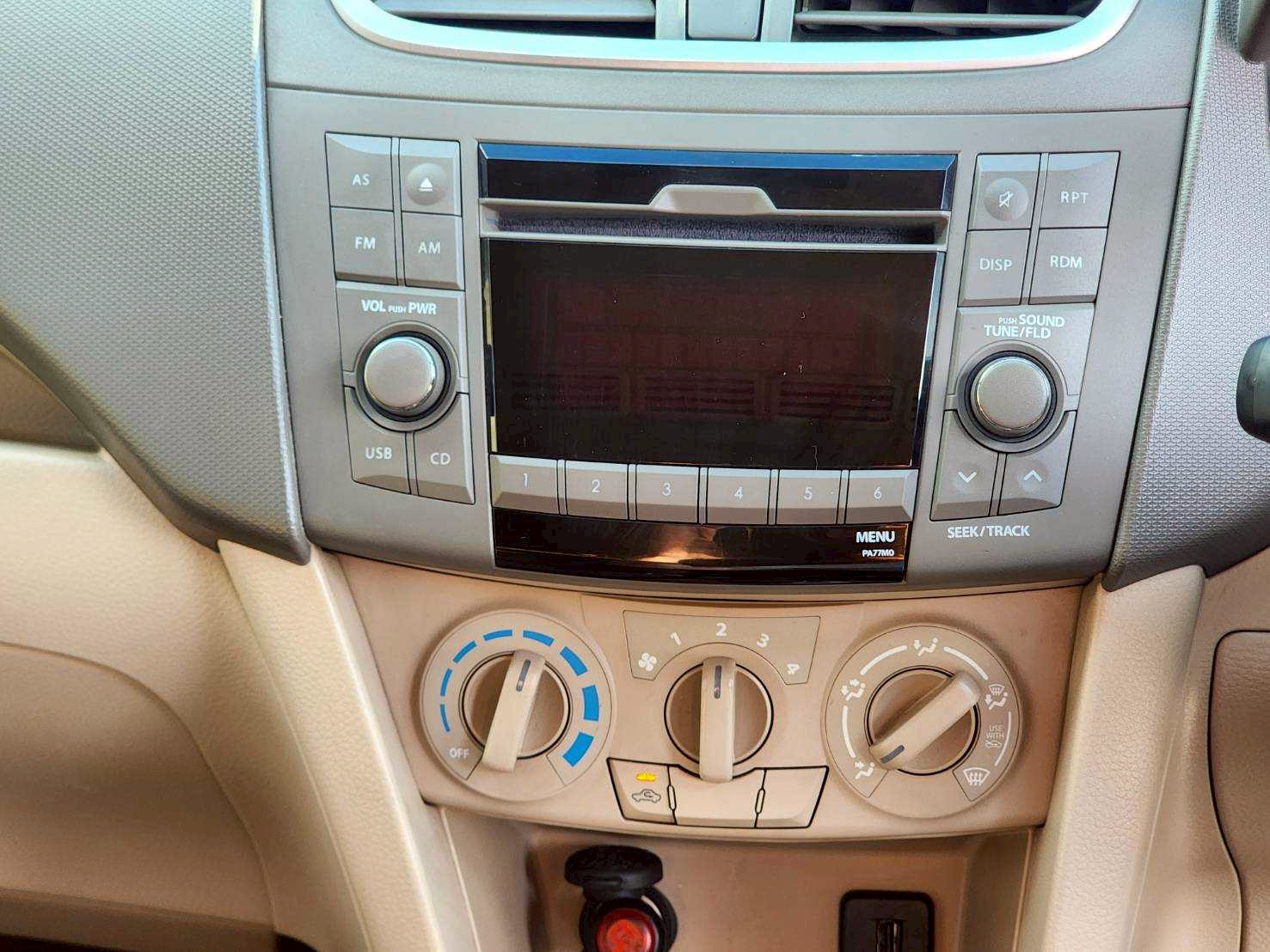 Suzuki Ertiga DREZA 1.4 GL ปี 2016 - Image 13