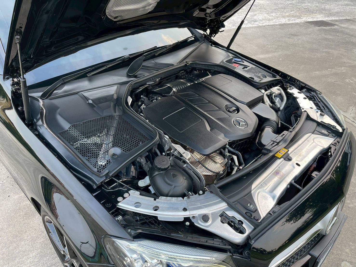 Benz C220d 2.0 AMG Dynamic facelife ปี 2020 - Image 16