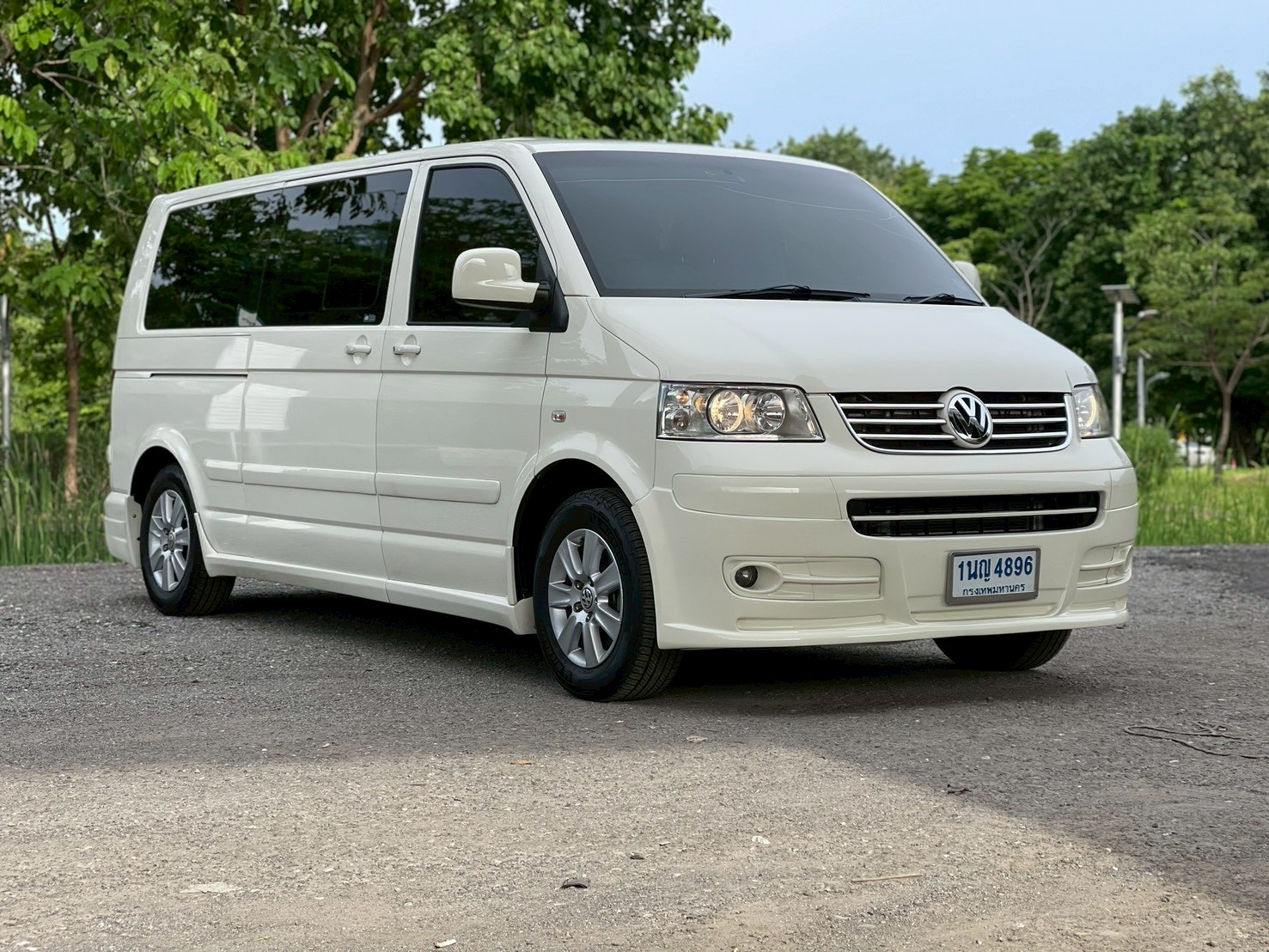 Volkswagen caravelle 2.5 TDI ปี 2010 - Image 4