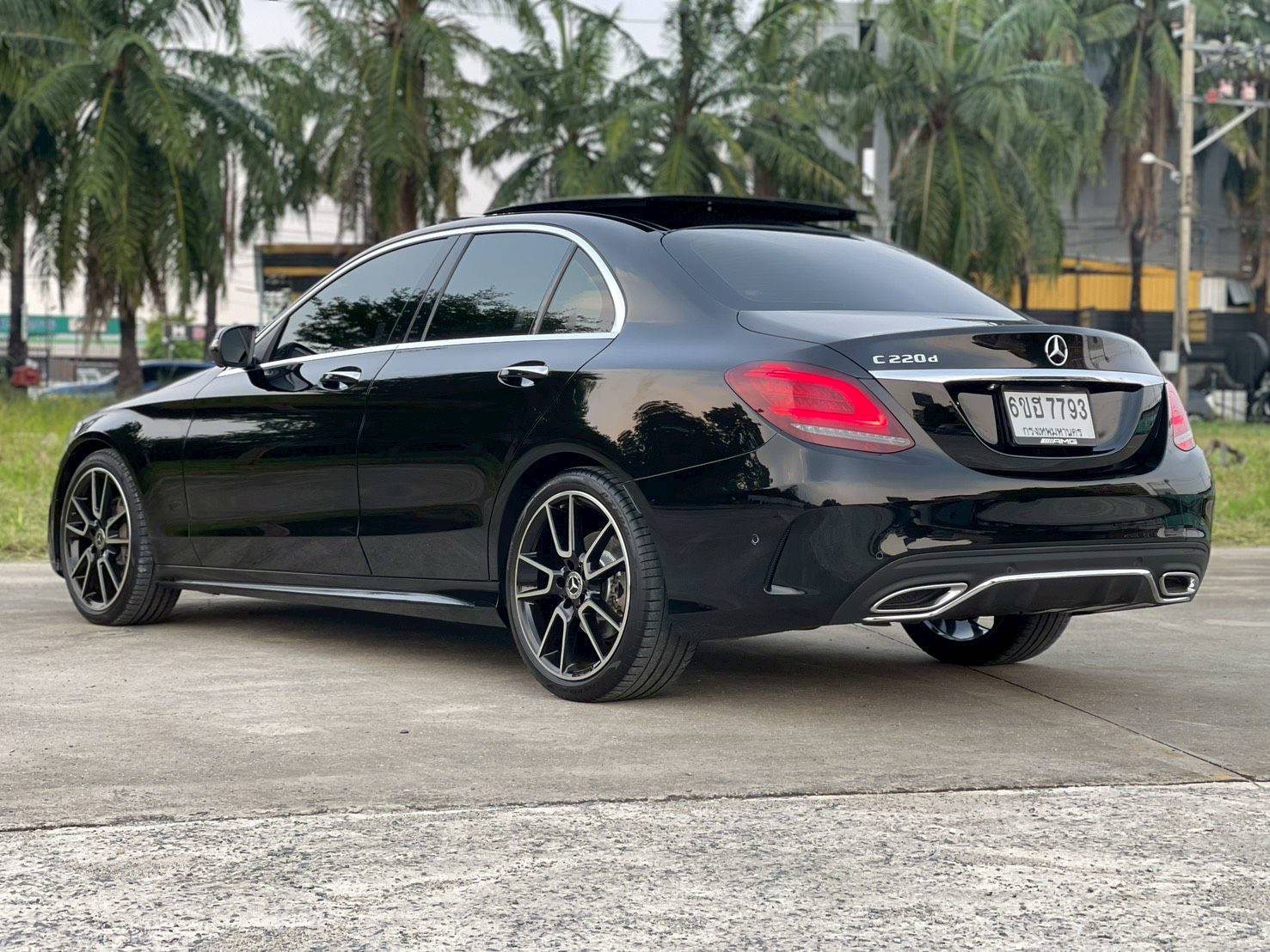 Benz C220d 2.0 AMG Dynamic facelife ปี 2020 - Image 5