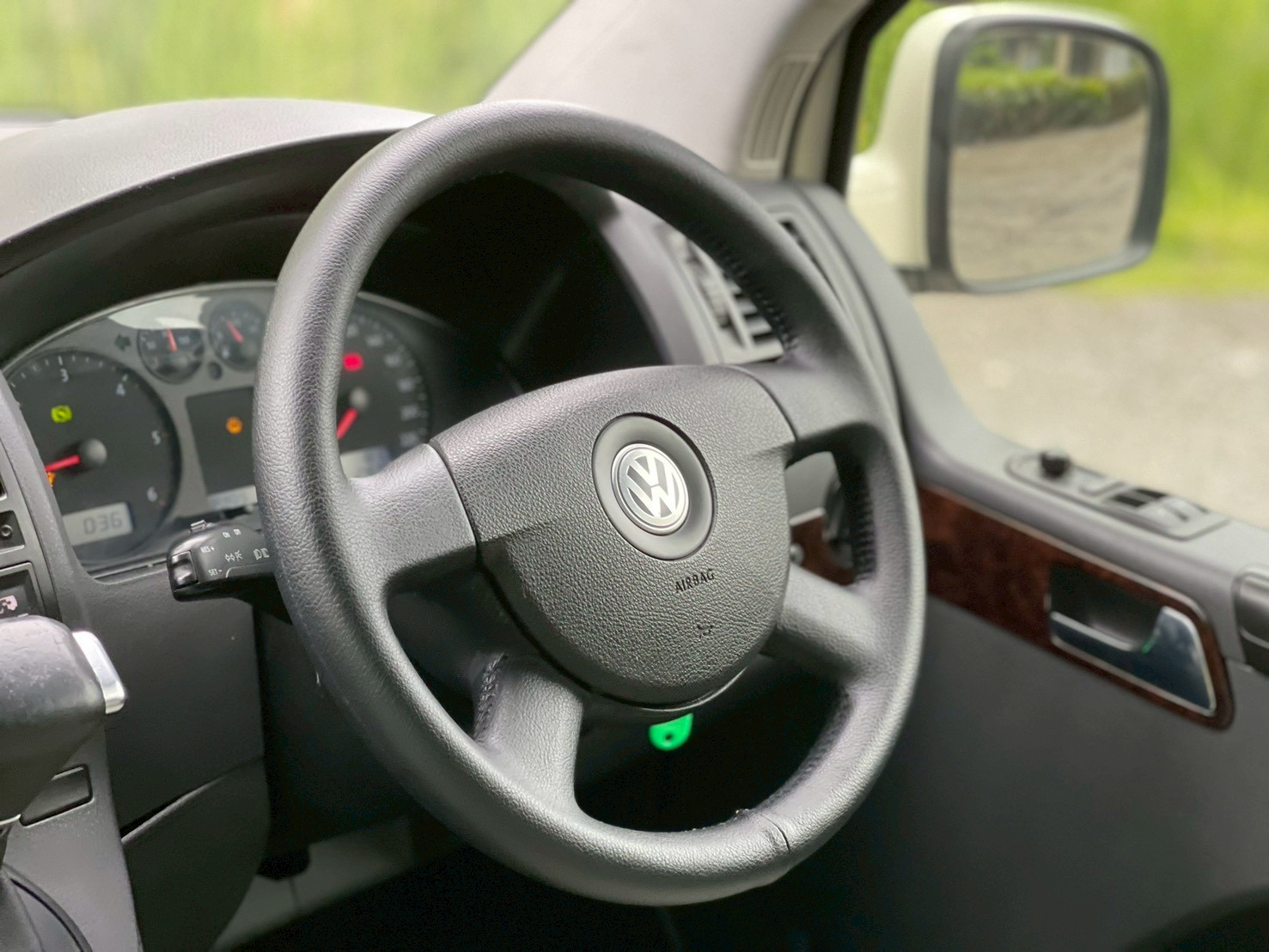 Volkswagen caravelle 2.5 TDI ปี 2010 - Image 15