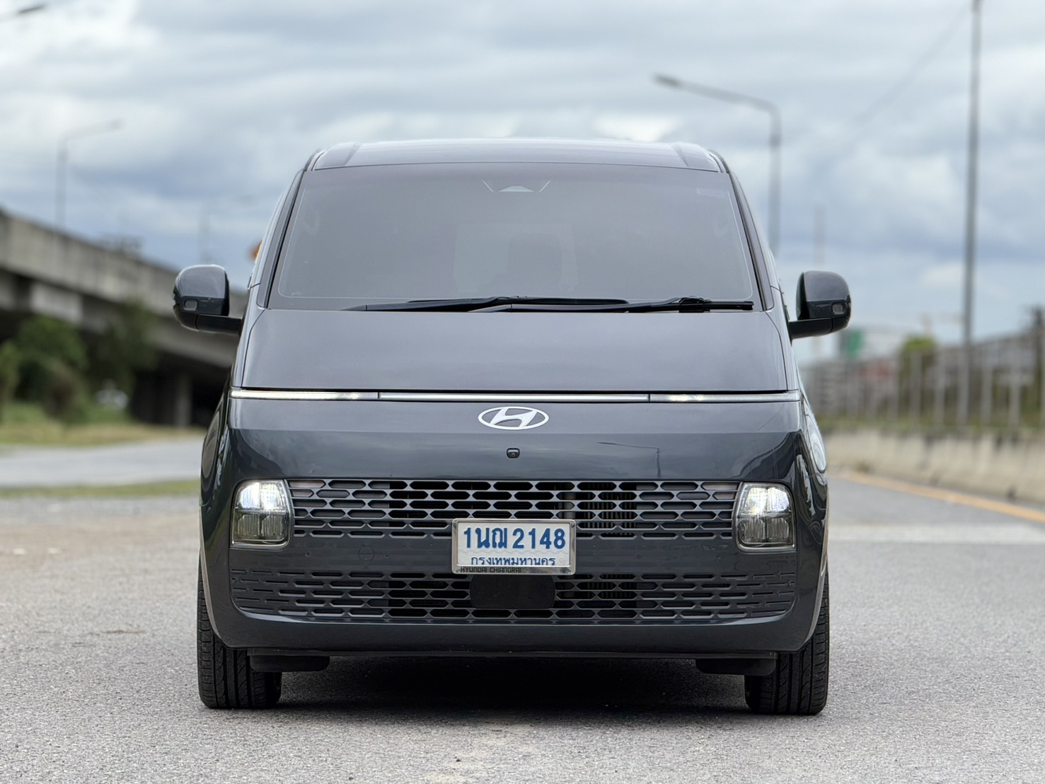HYUNDAI STARIA 2.2 SEL ปี 2021 - Image 3