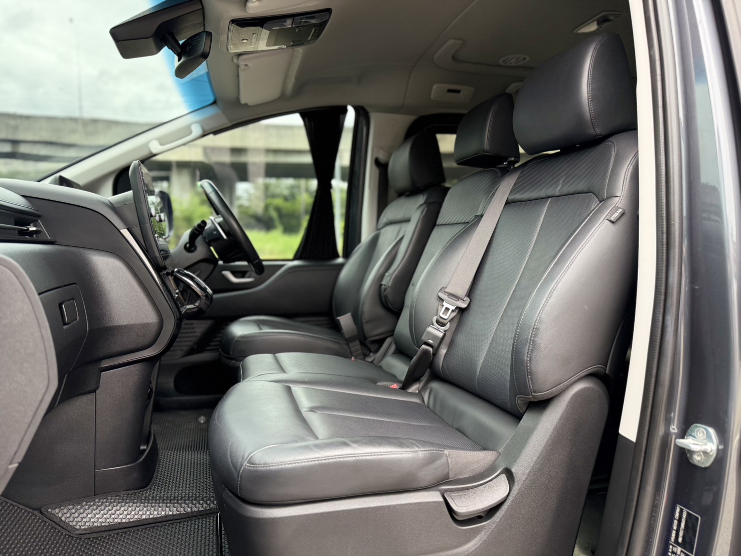 HYUNDAI STARIA 2.2 SEL ปี 2021 - Image 10