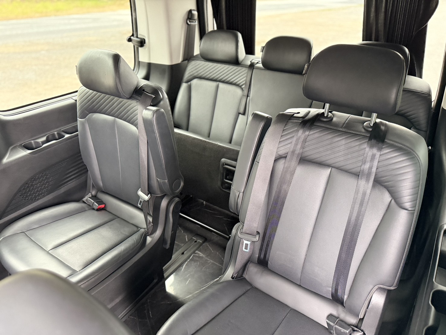 HYUNDAI STARIA 2.2 SEL ปี 2021 - Image 12
