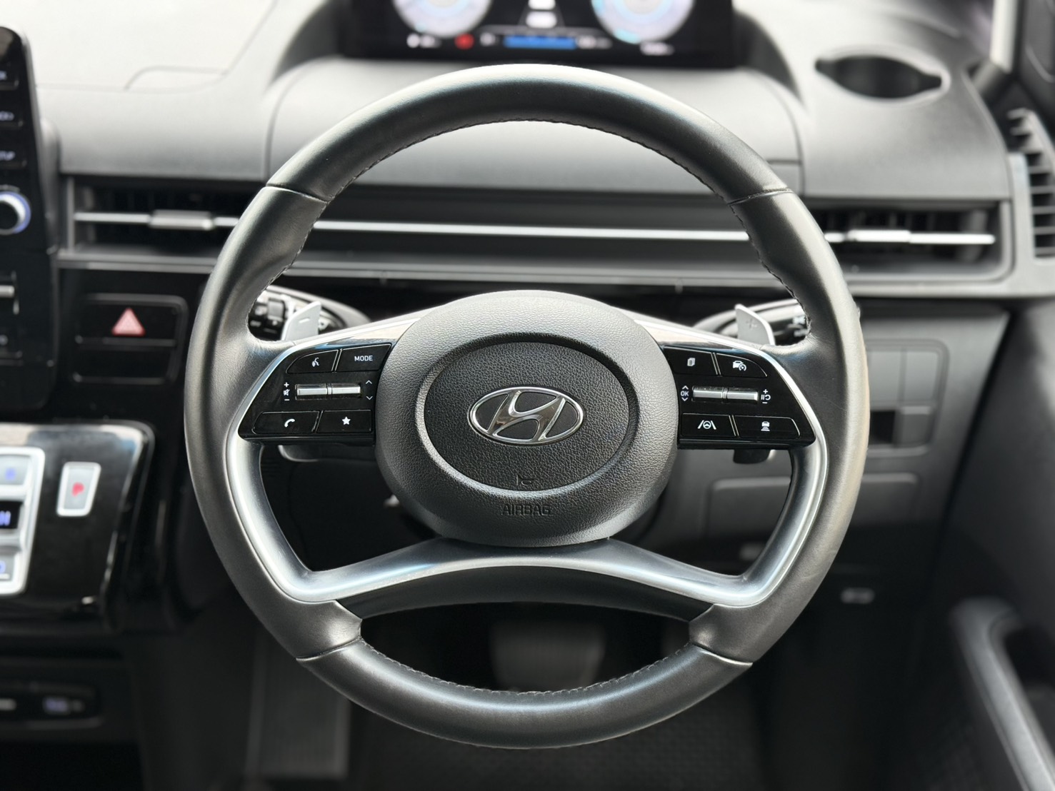 HYUNDAI STARIA 2.2 SEL ปี 2021 - Image 14