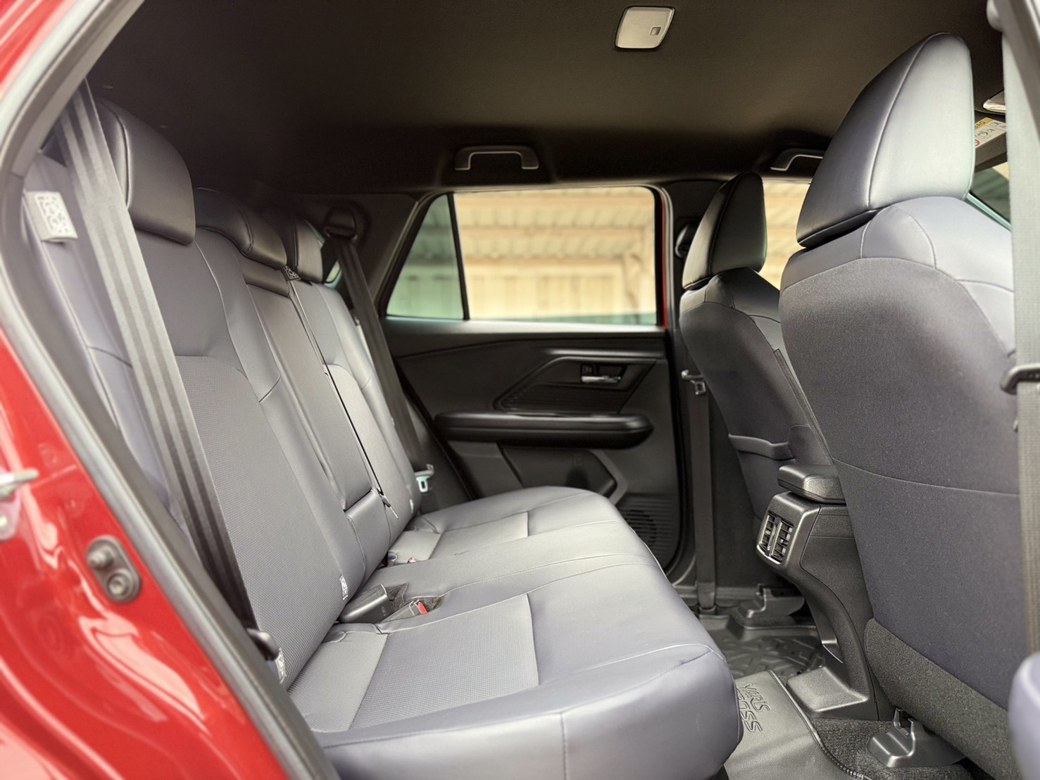 TOYOTA Yaris Cross 1.5 Hybrid Smart A/T ปี 2024 จด2025 - Image 9